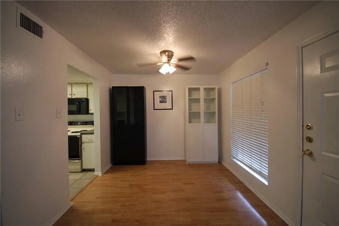 Photo 4 of 2401 LEON ST #200