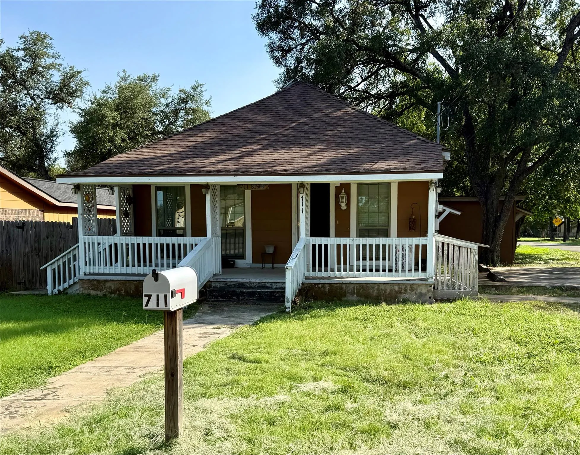 Photo of 711 N BISHOP ST, San Marcos, TX, 78666
