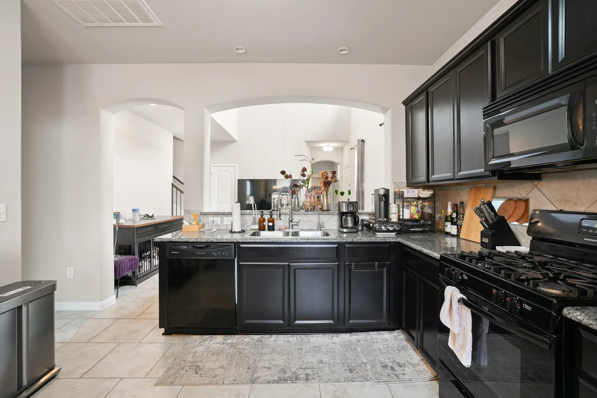 Photo 4 of 400 EPIPHANY LN