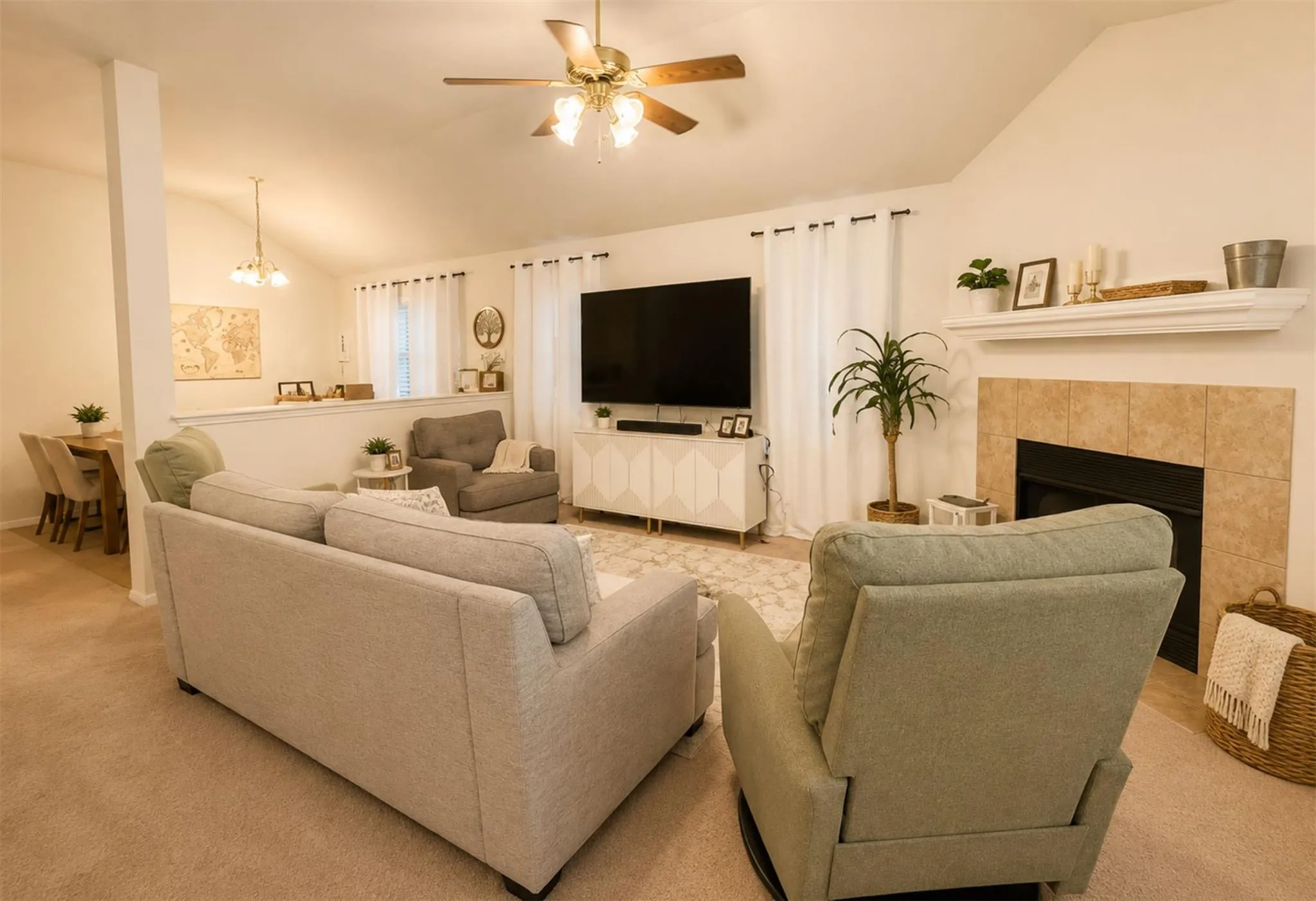 Photo 5 of 105 QUARTZ DR