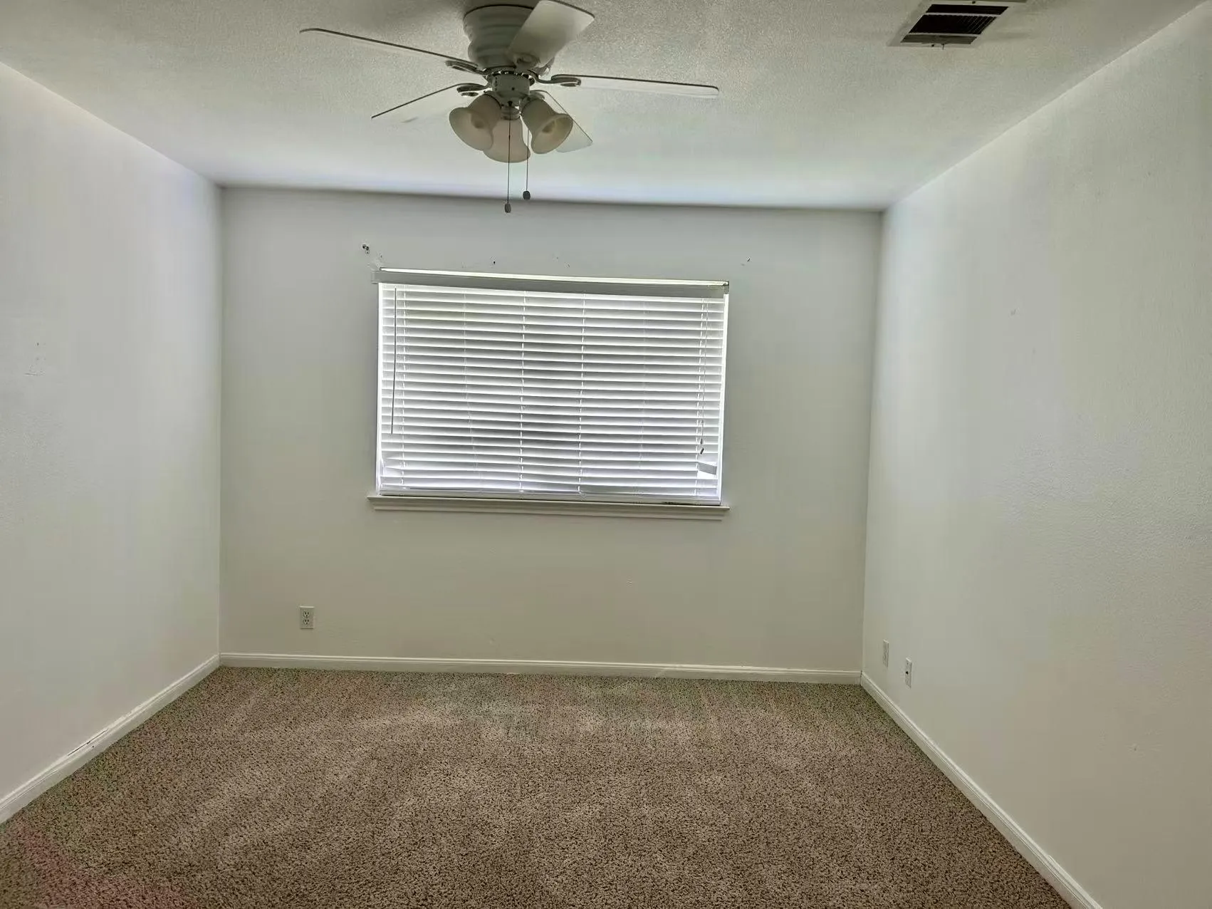 Photo 5 of 1709 ROYAL ASCOT DR