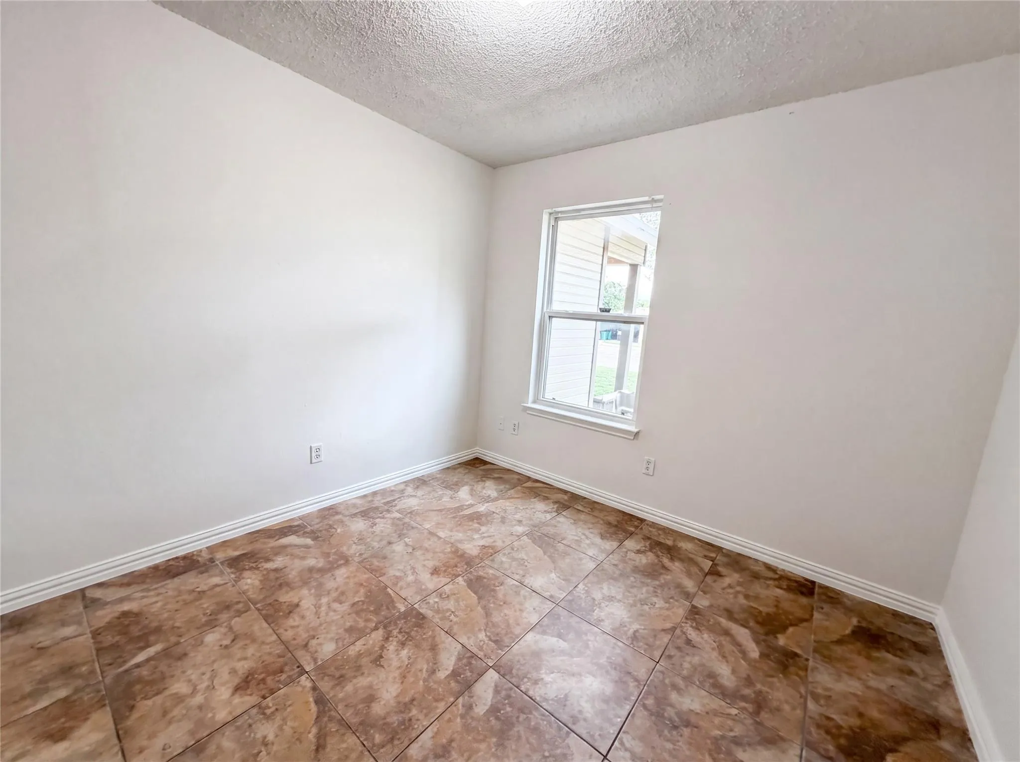 Photo 4 of 1301 PITCAIRN DR
