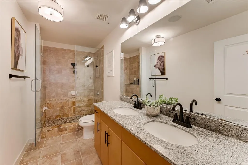 Photo 4 of 360 NUECES ST #3609
