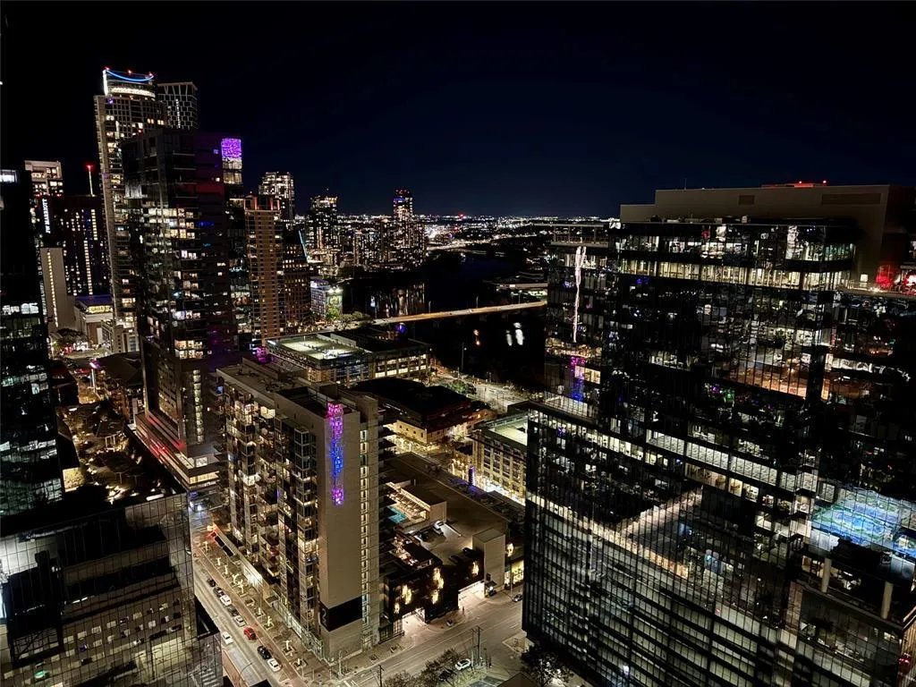 Photo 5 of 360 NUECES ST #3609