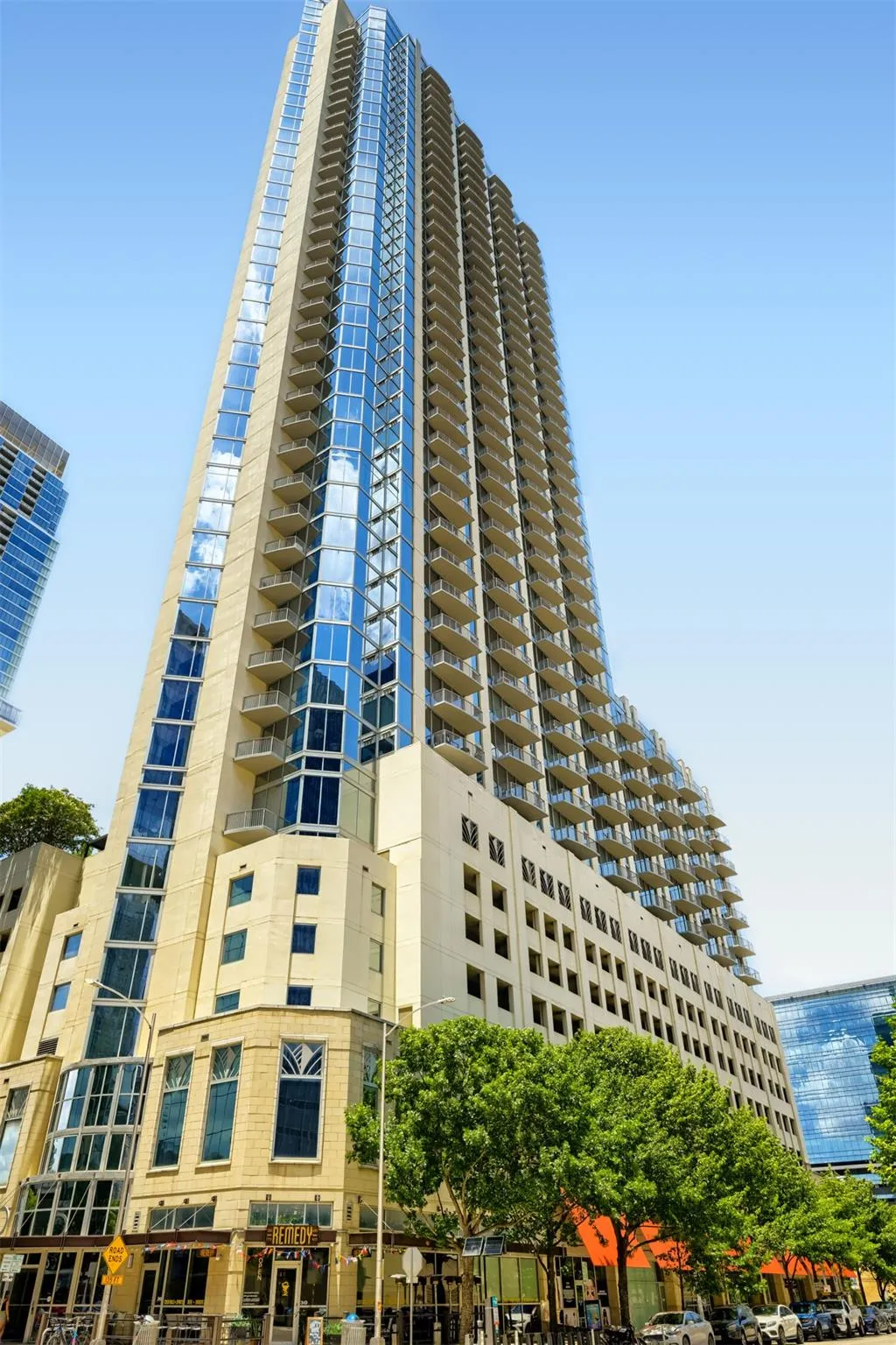 Photo 2 of 360 NUECES ST #1208
