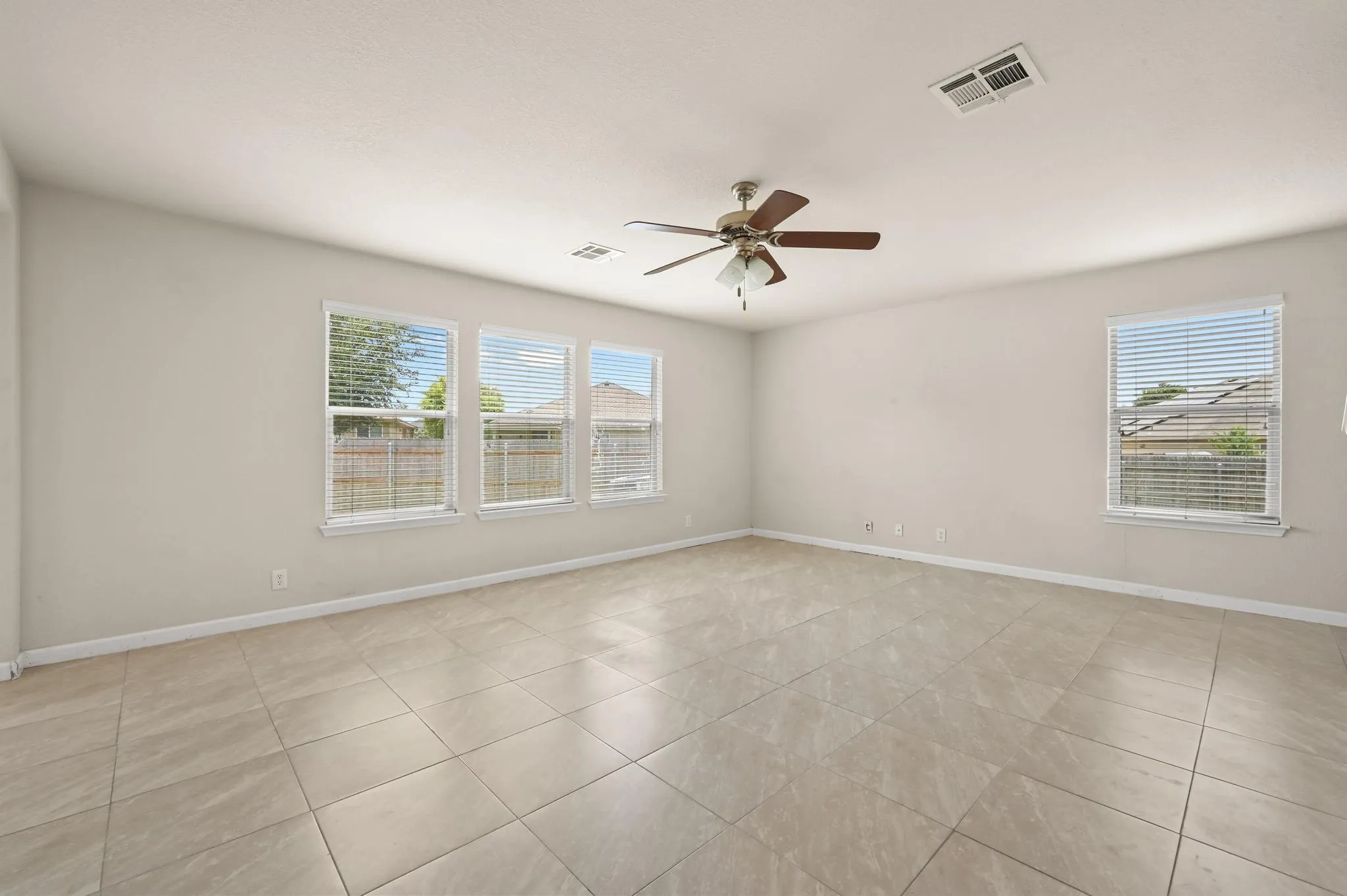 Photo 5 of 229 CAPISTRANO DR