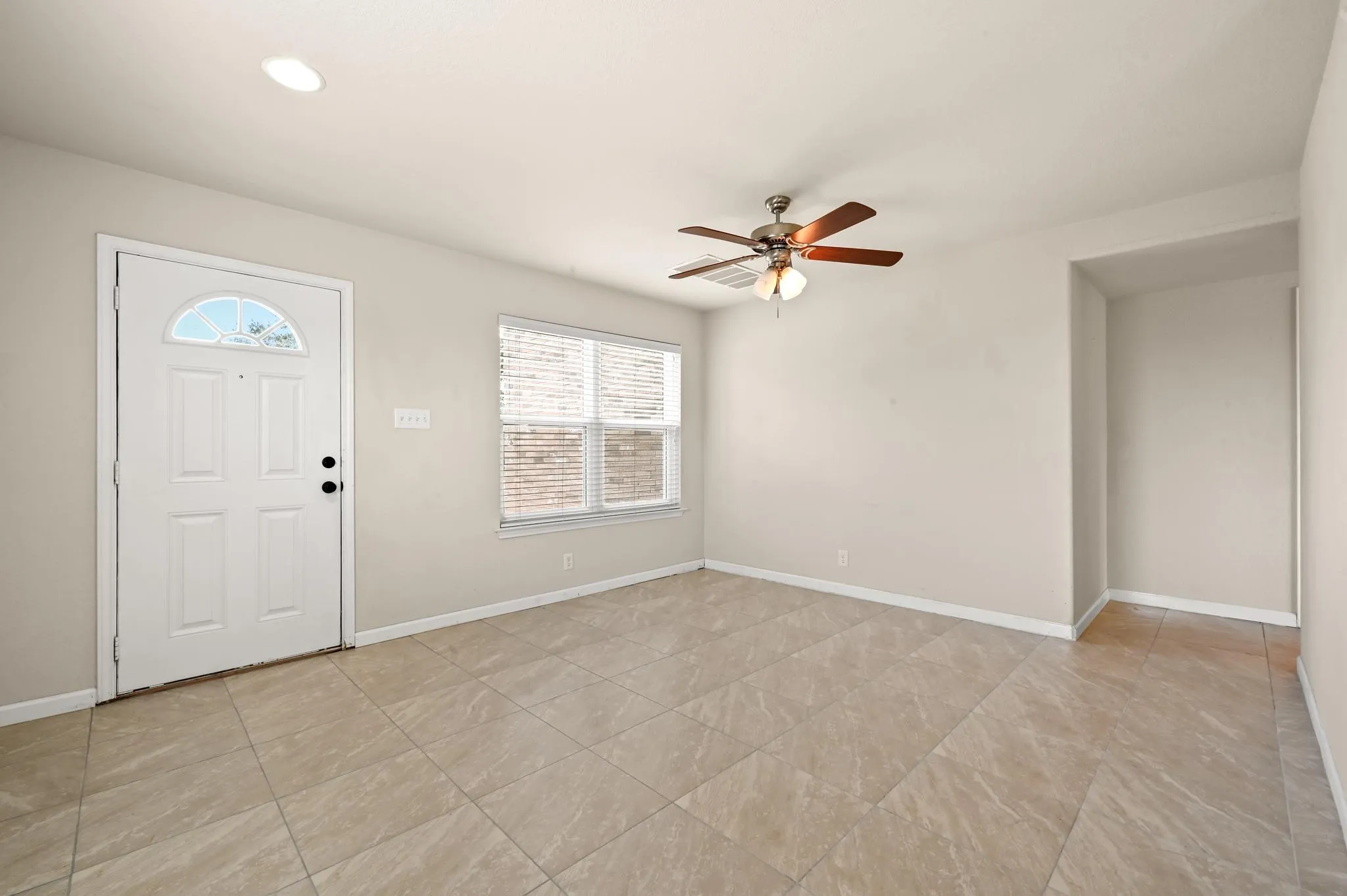 Photo 3 of 229 CAPISTRANO DR