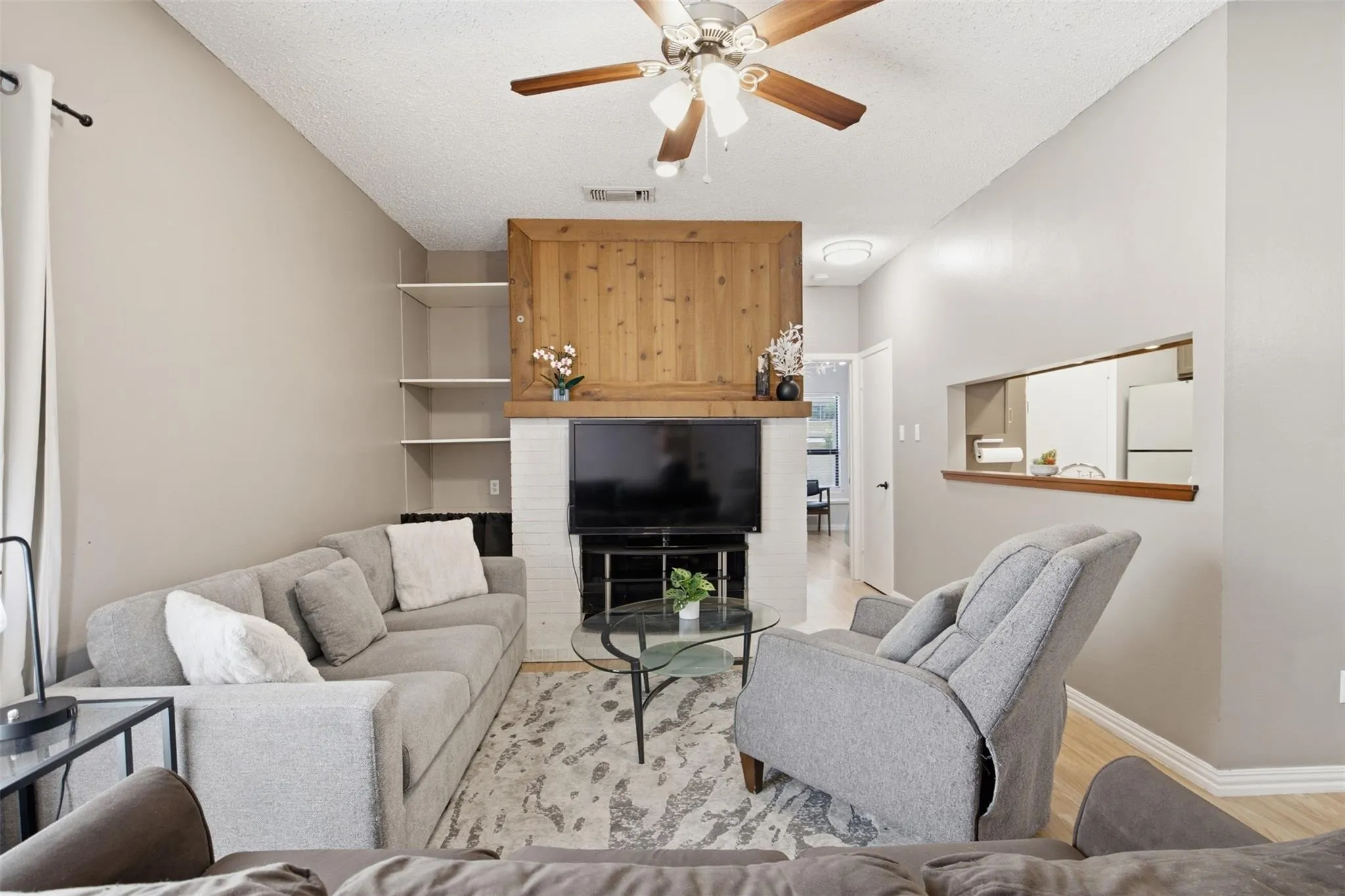 Photo 5 of 908 POPLAR ST #206