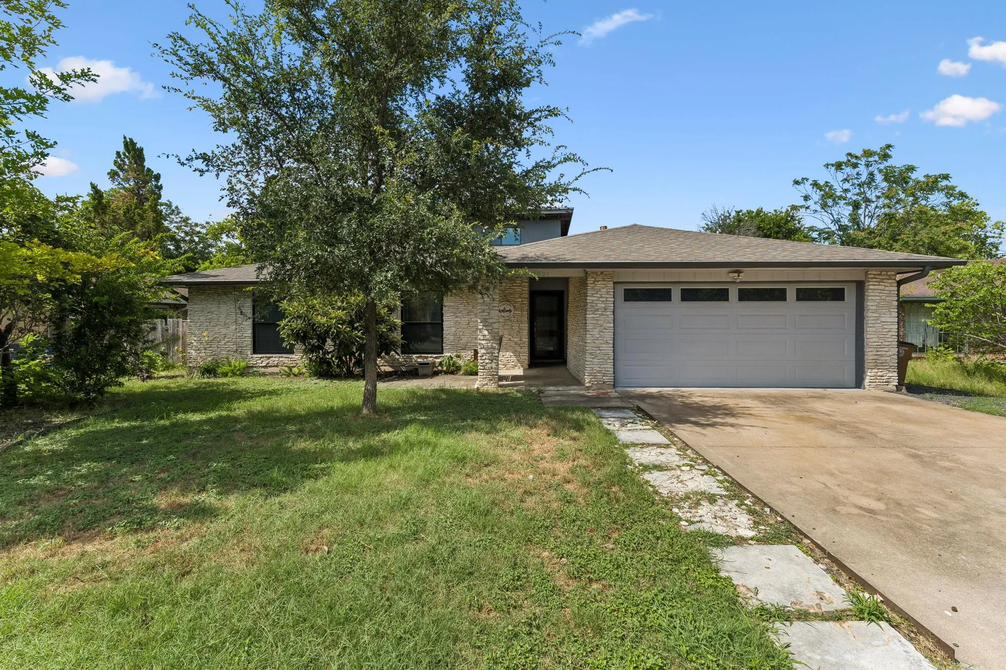 Photo of 1501 QUAIL CREST DR, Austin, TX, 78758
