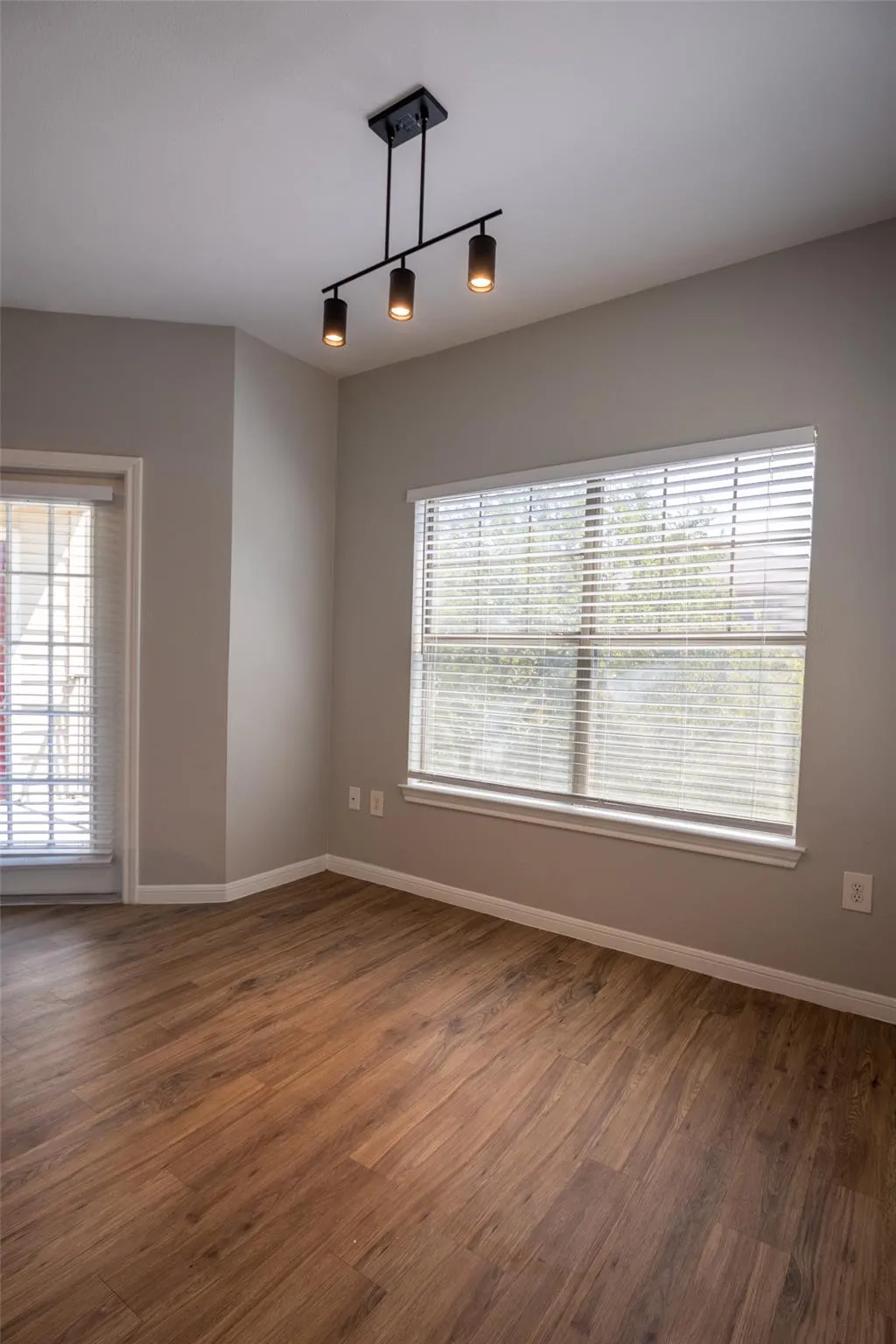Photo 3 of 2320 GRACY FARMS LN #322