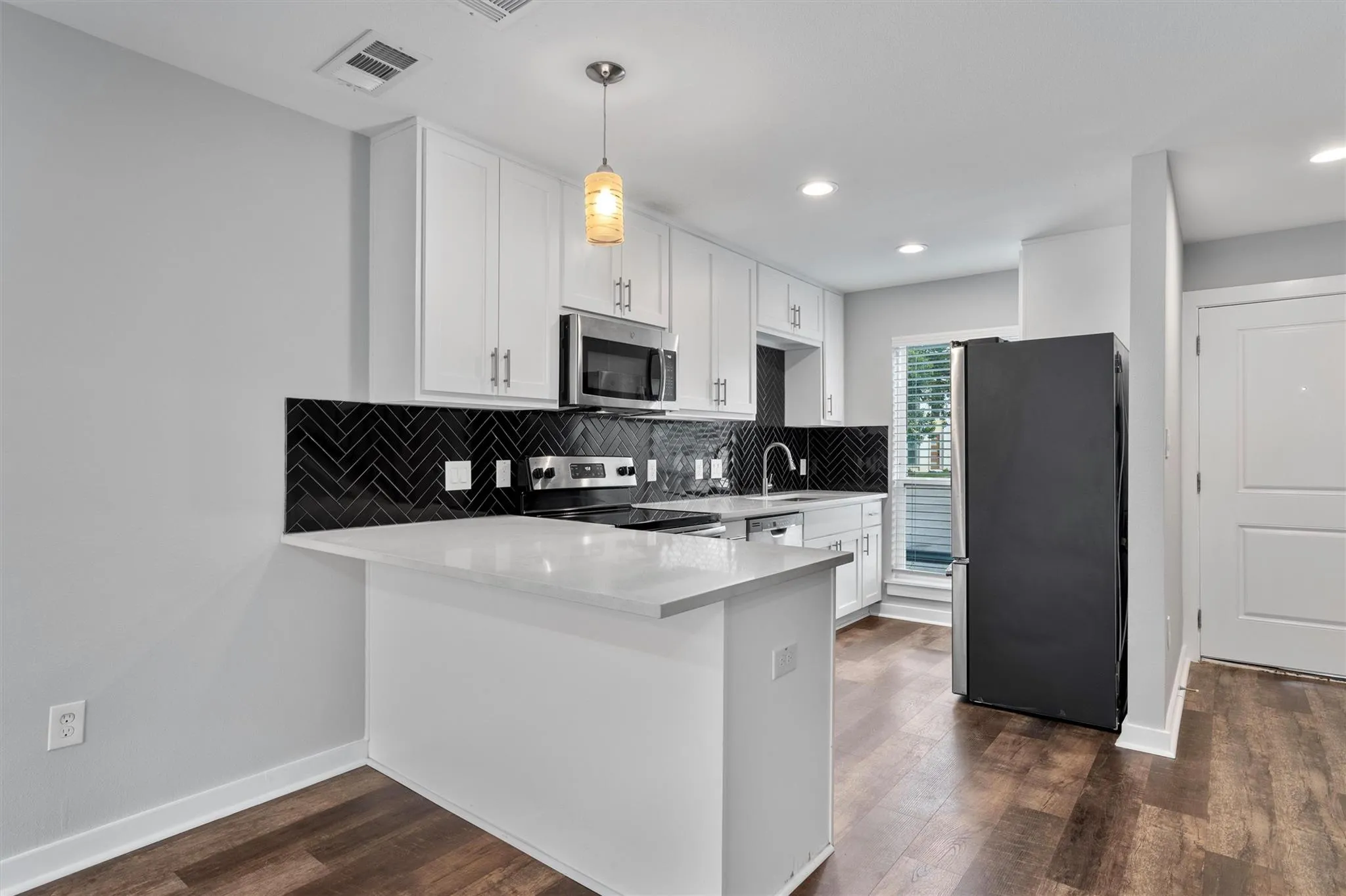 Photo 5 of 3810 SOUTHWAY DR #103