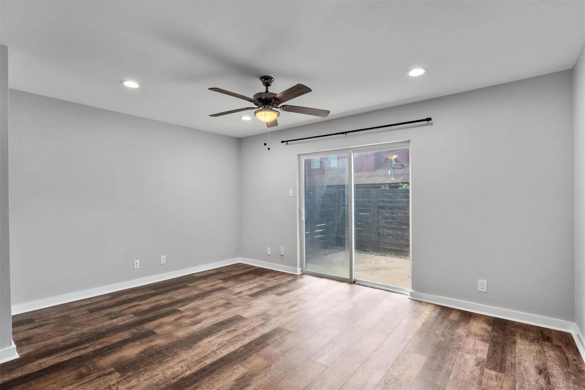 Photo 3 of 3810 SOUTHWAY DR #103
