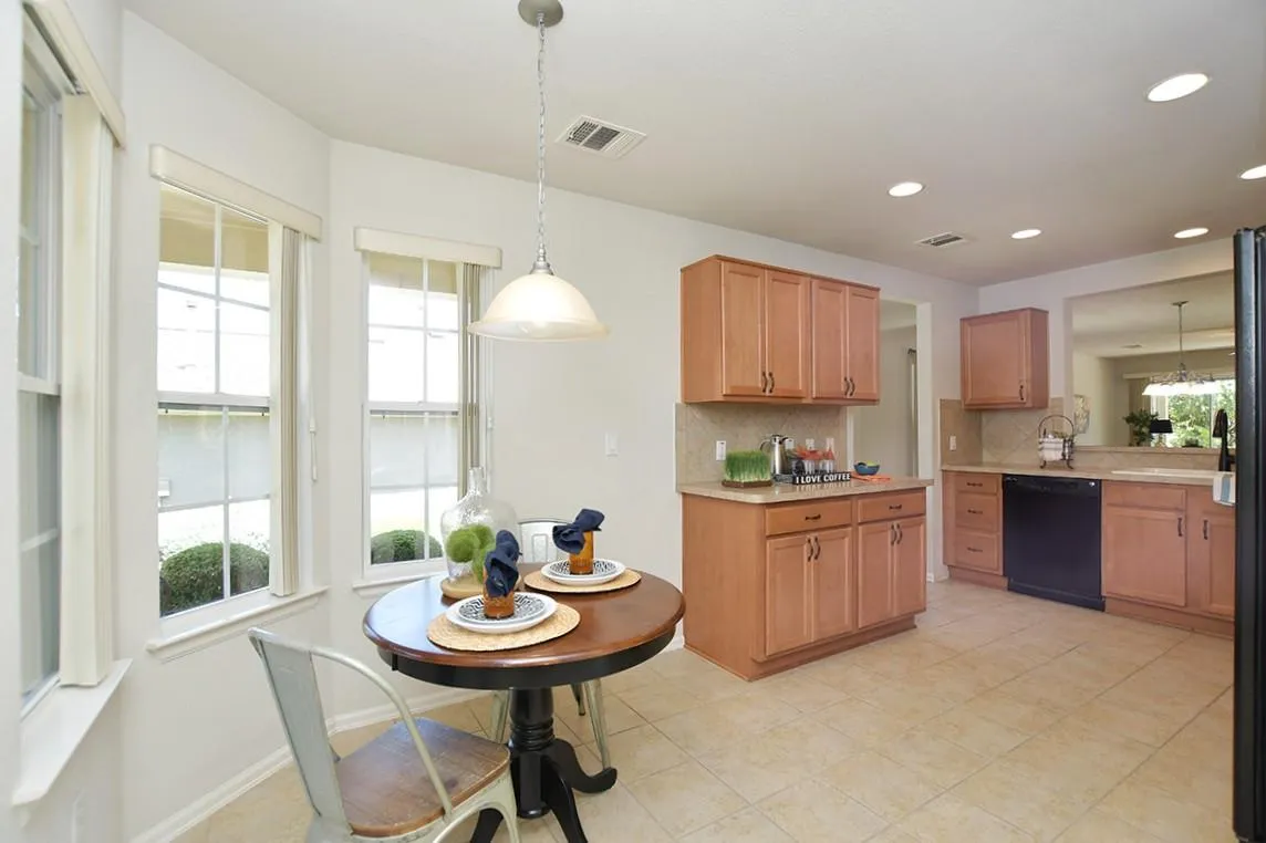 Photo 5 of 303 SALT CREEK LN