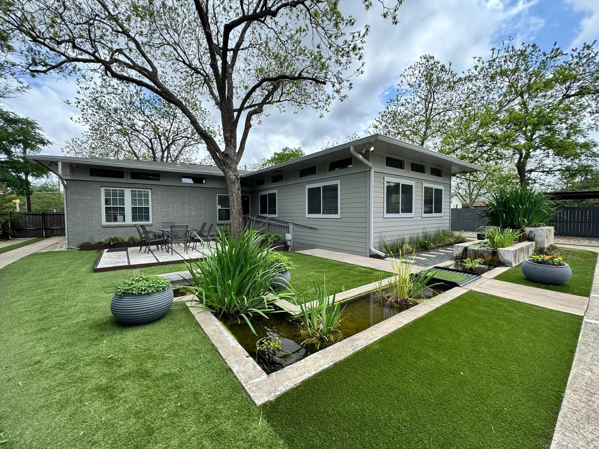 Photo 2 of 3906 MENCHACA RD