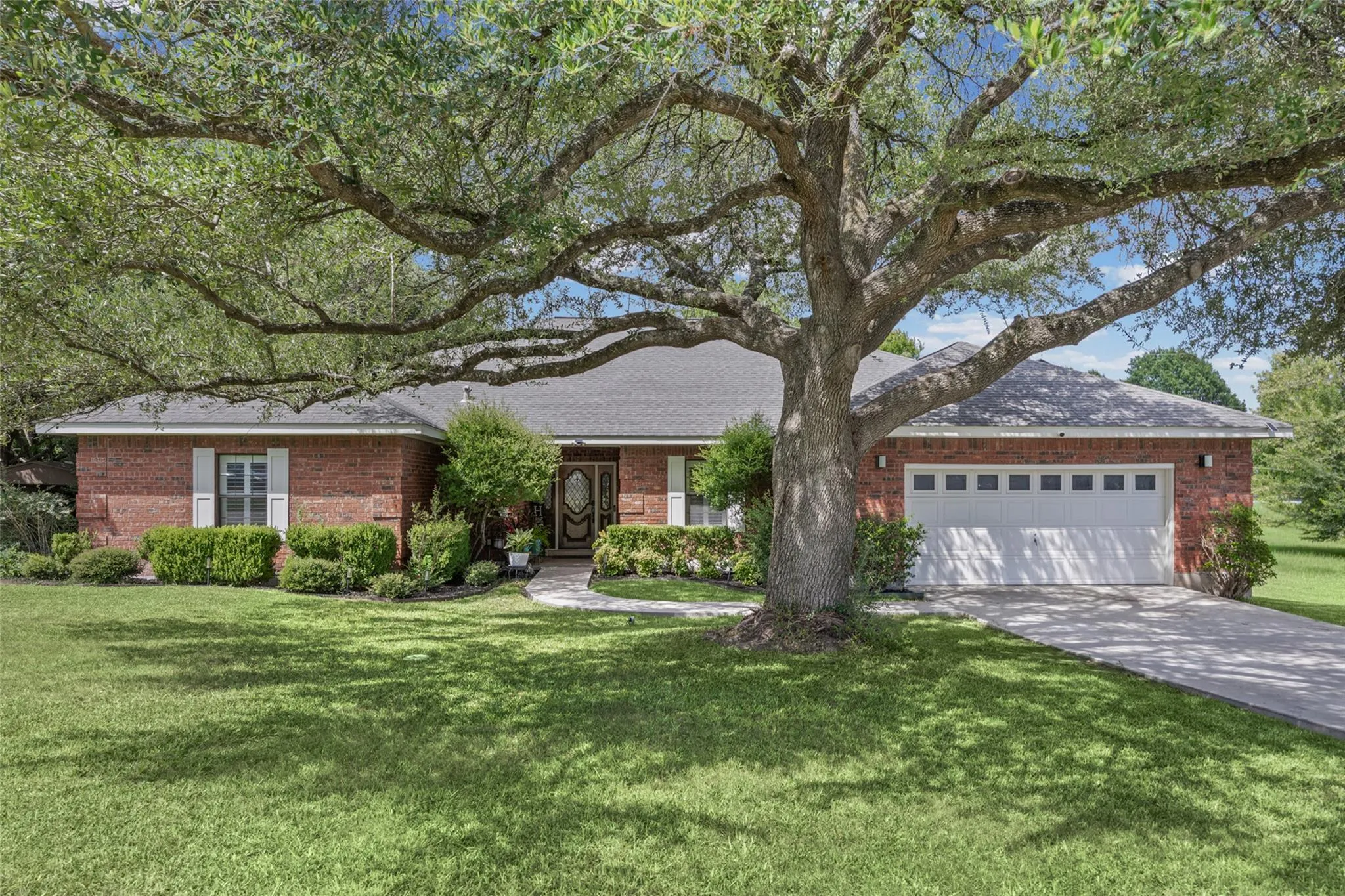 Photo of 2000 SPINEL RD, Pflugerville, 78660