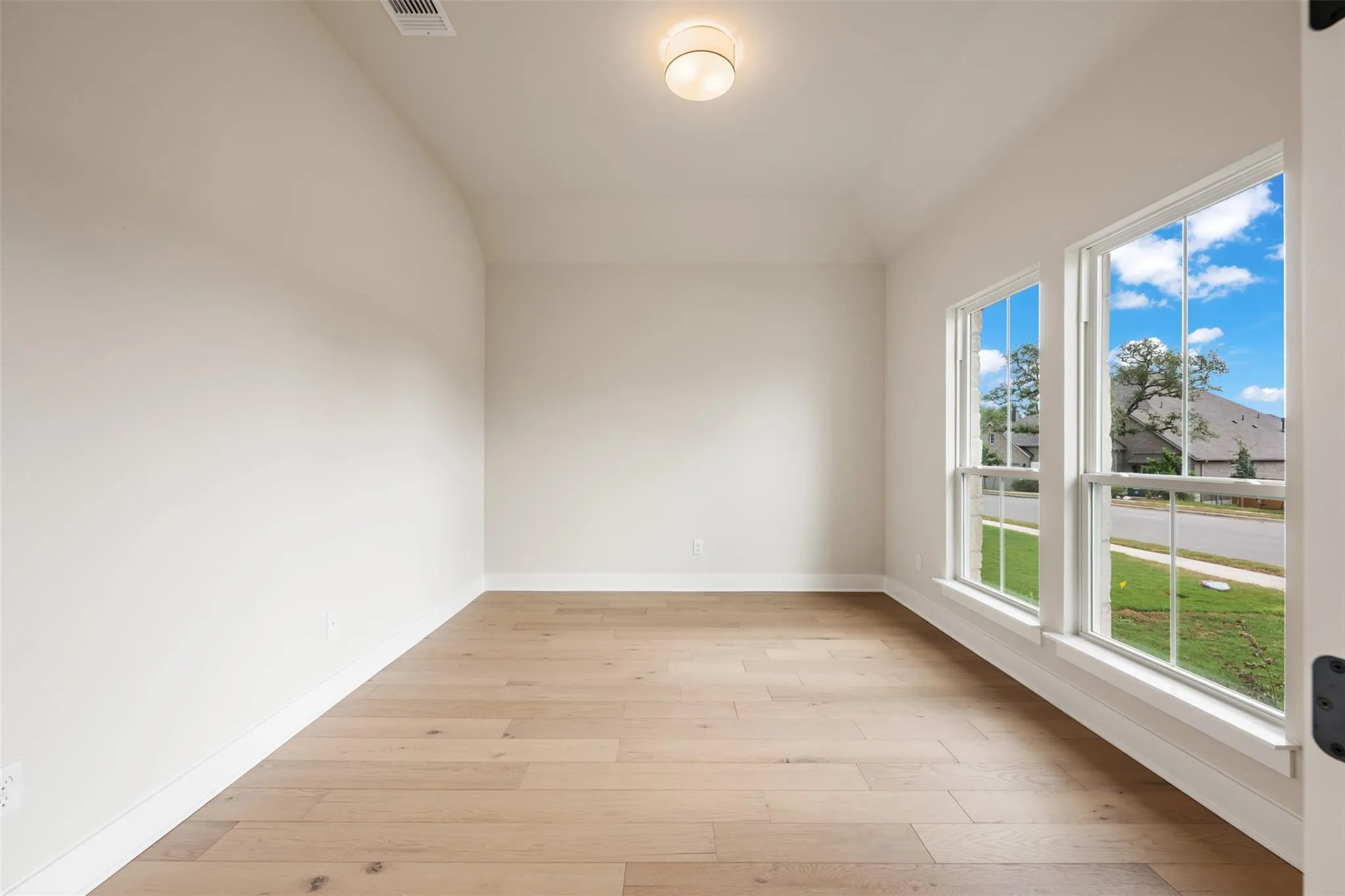 Photo 5 of 109 POSSUMHAW LN