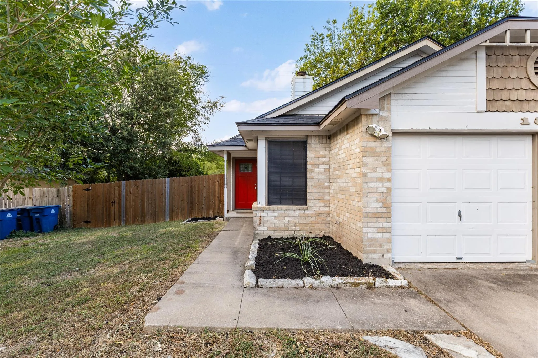 Photo 2 of 1803 HEATHERGLEN LN