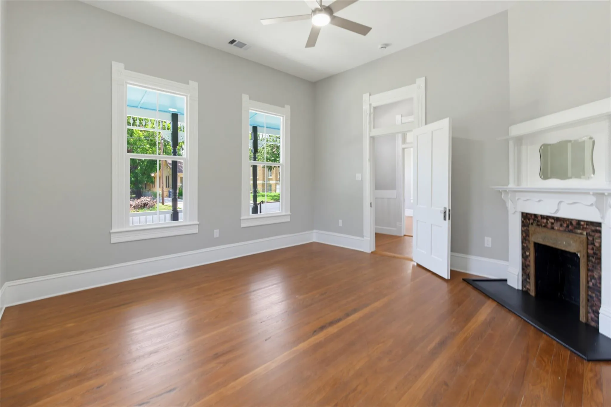 Photo 4 of 1159 SAN BERNARD ST
