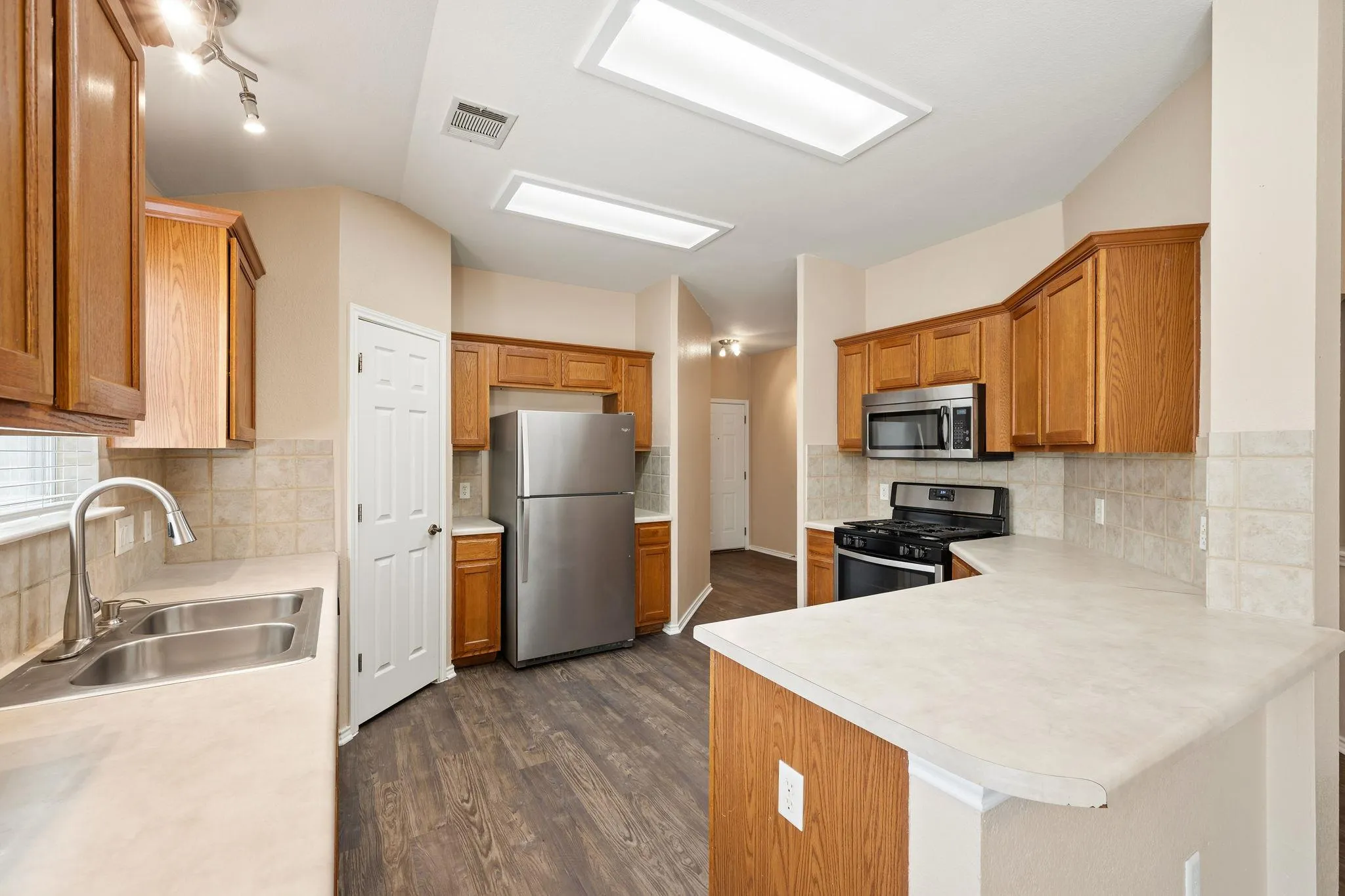 Photo 5 of 3353 ROD CAREW DR