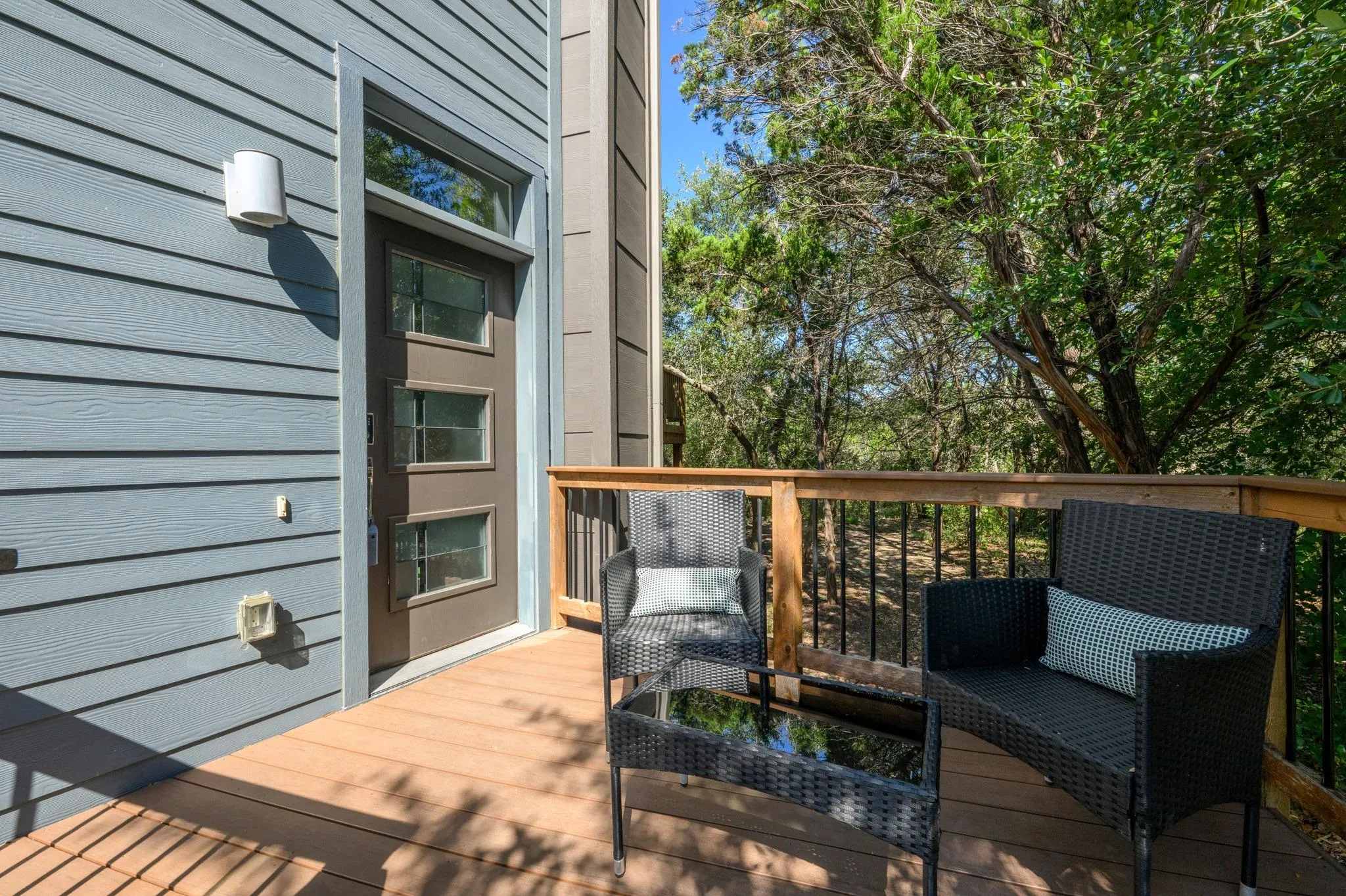 Photo 3 of 5315 LA CROSSE AVE #1