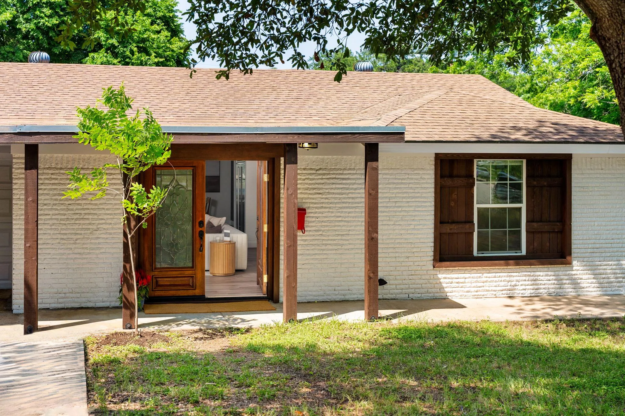 Photo of 2403 LITTLE JOHN LN, Austin, 78704