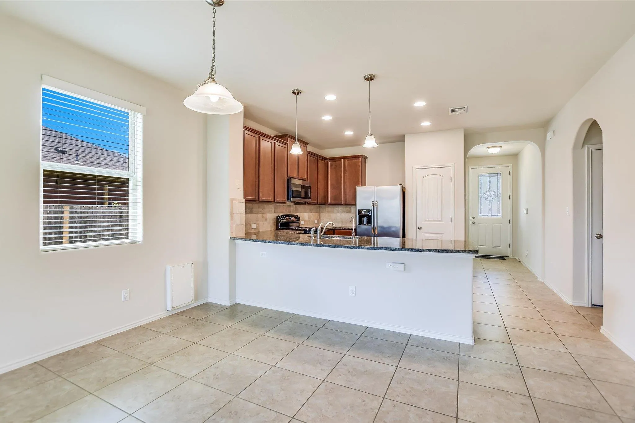 Photo 4 of 16805 BRIDGEFARMER BLVD