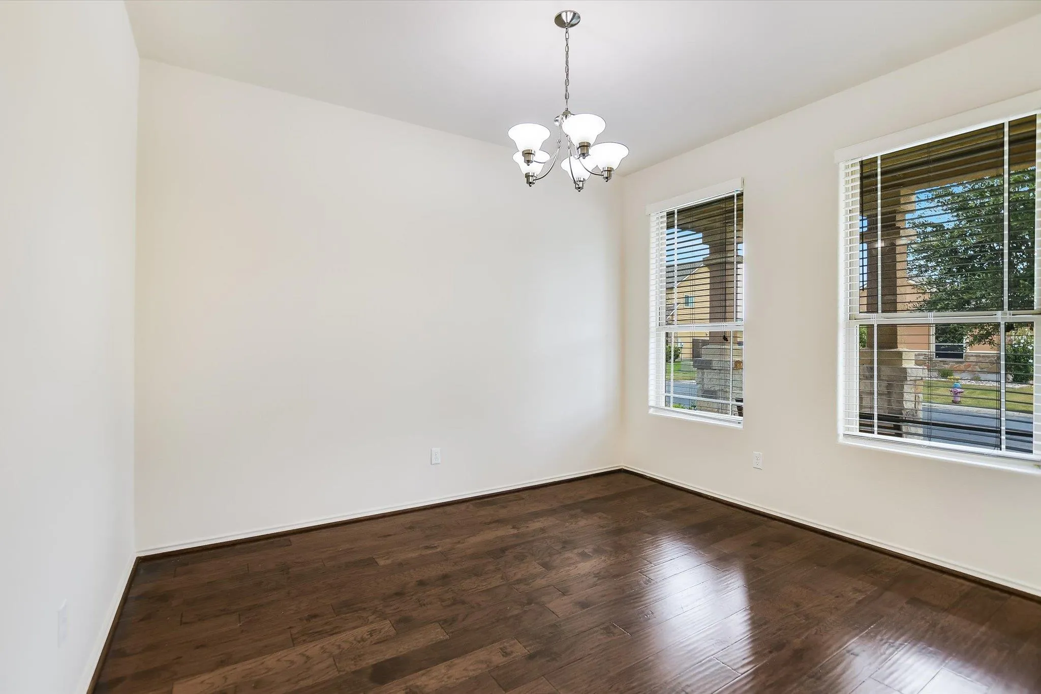Photo 3 of 16805 BRIDGEFARMER BLVD