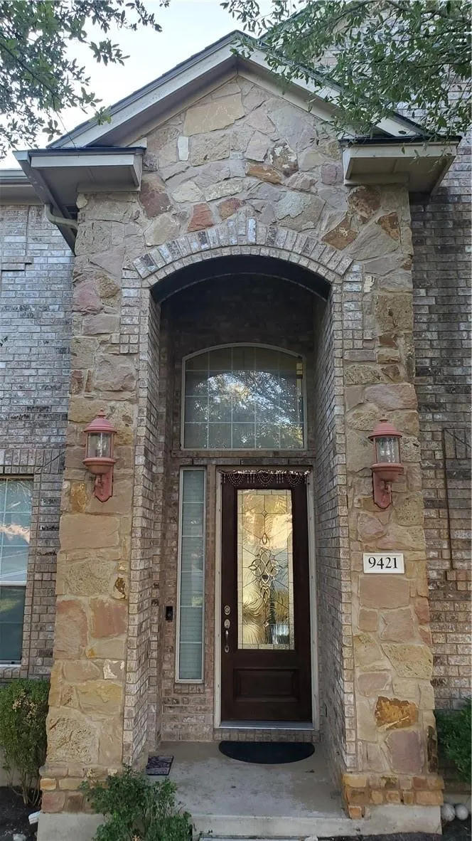 Photo 2 of 9421 LISI ANNE DR