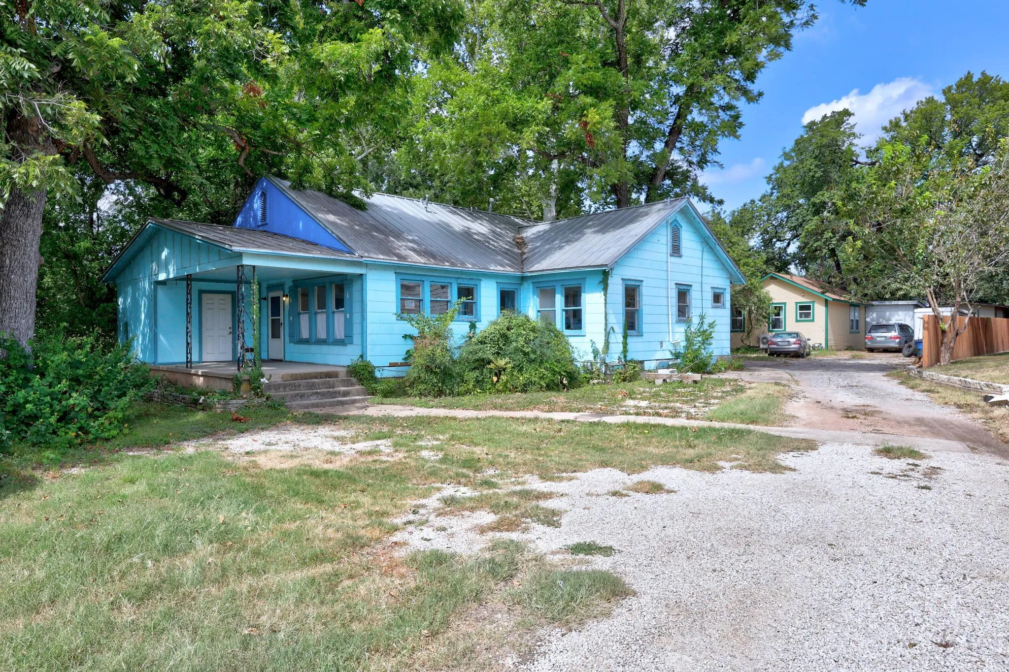 Photo 5 of 920 SHADY LN