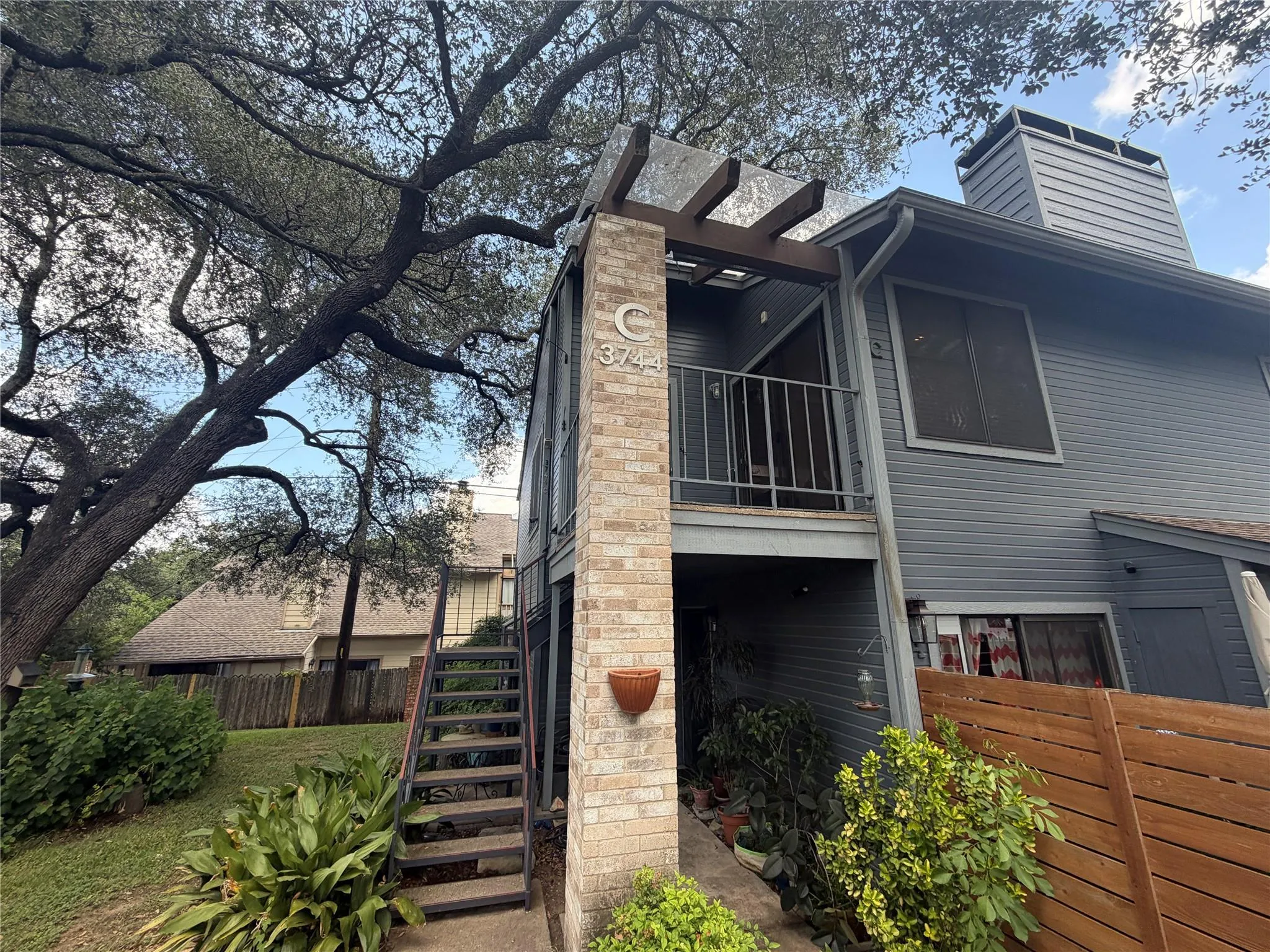 Photo 2 of 3744 VALLEY VIEW RD #C