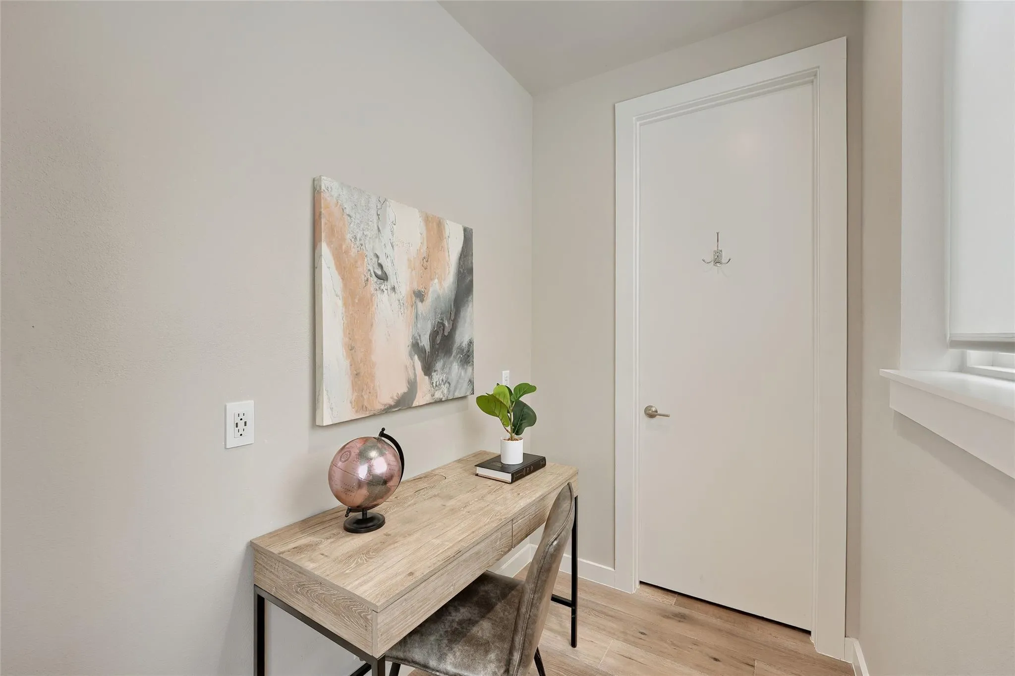 Photo 5 of 2301 BLUEBONNET LN #4