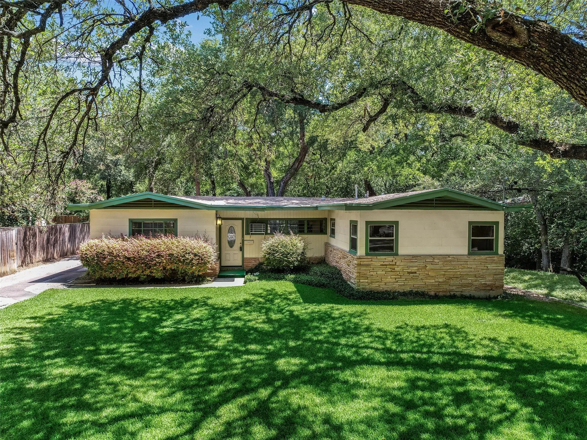 Photo of 2004 GRISWOLD LN, Austin, 78703