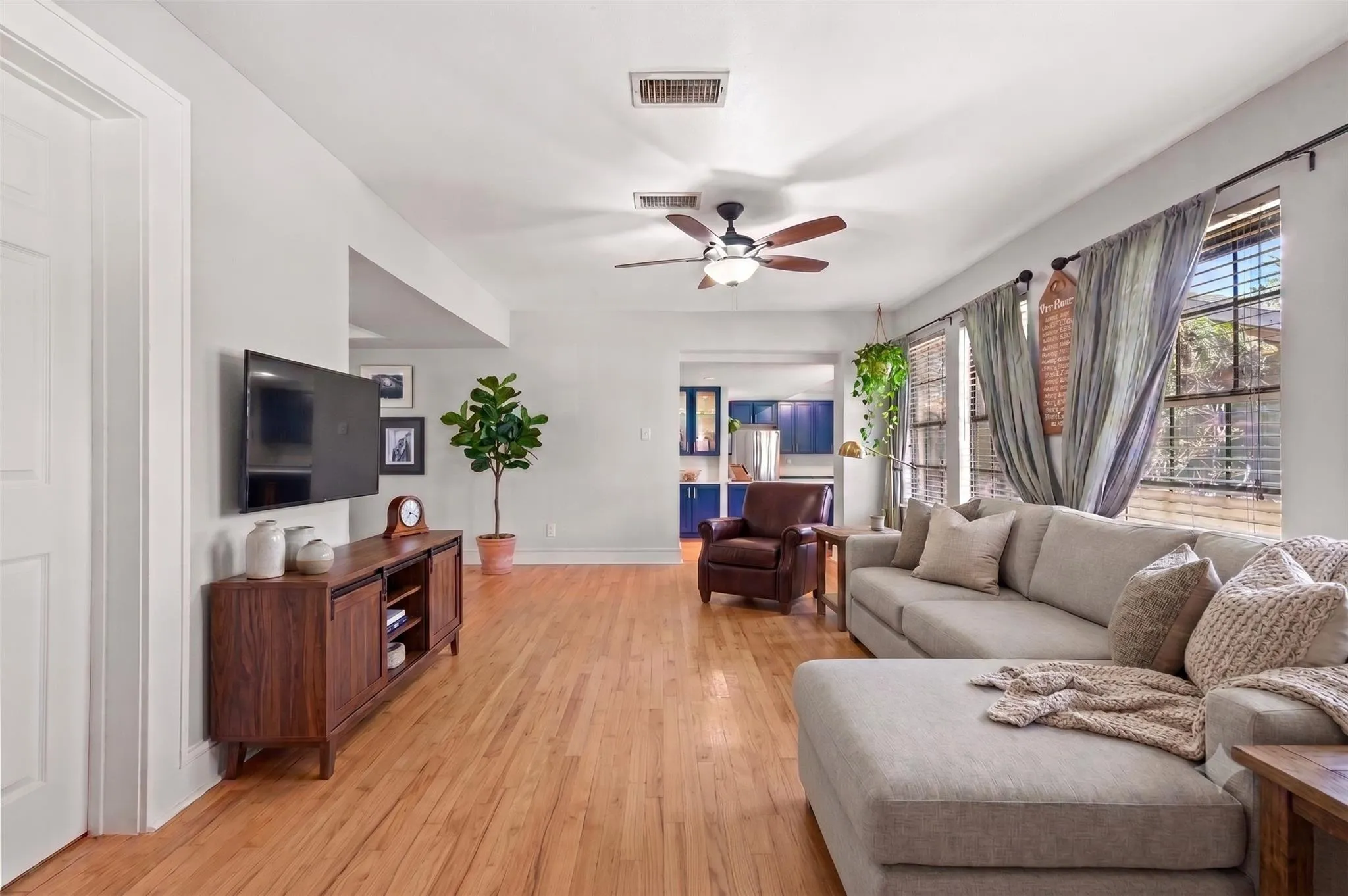 Photo 5 of 2706 PALOMINO DR