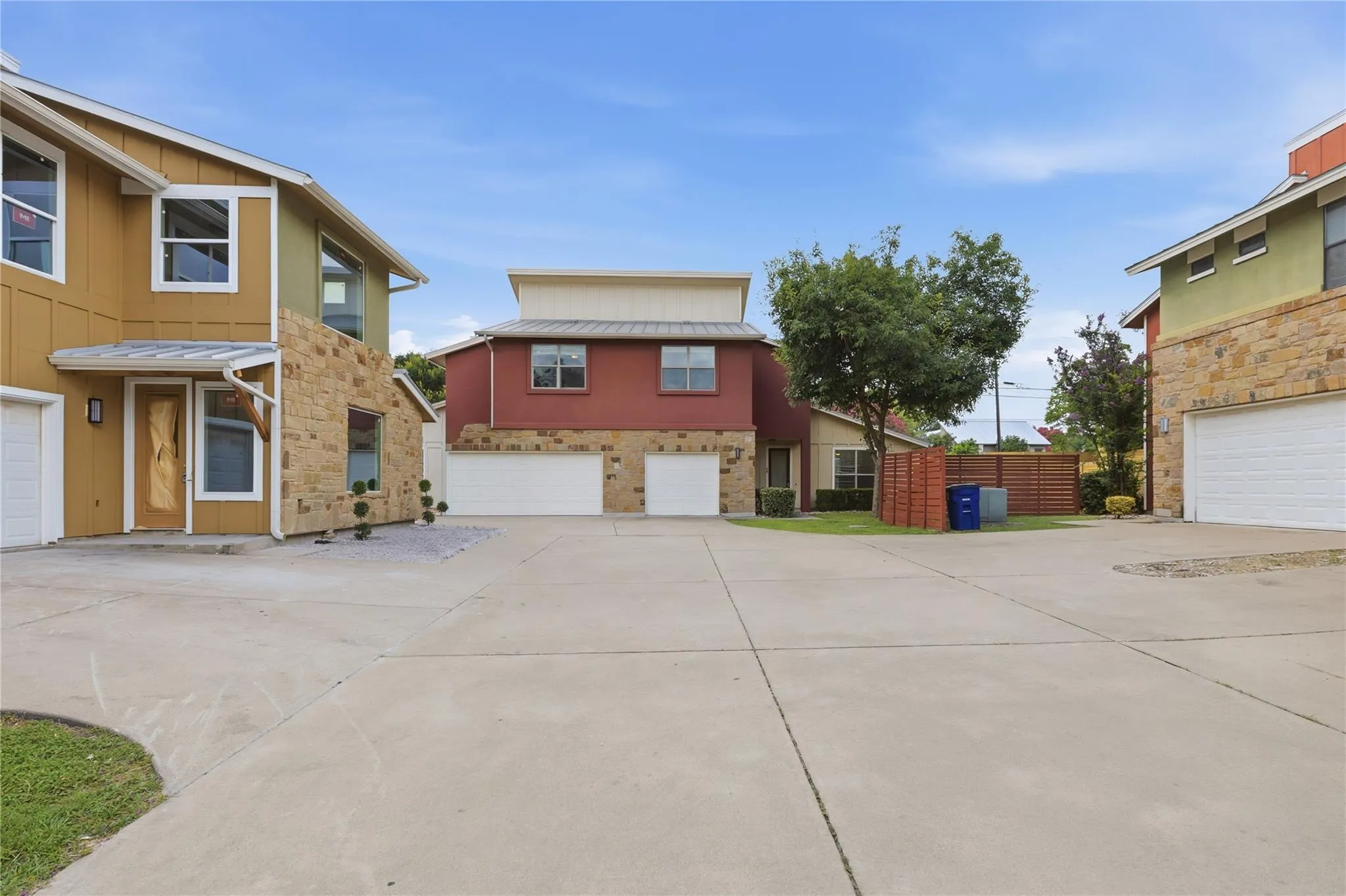 Photo 2 of 4124 VALLEY VIEW RD #4B