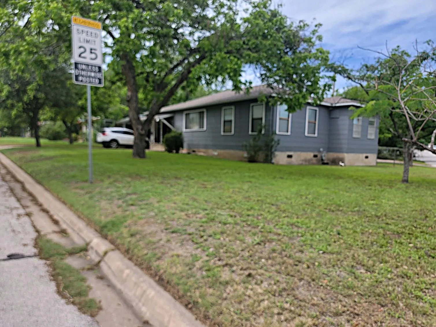 Photo 4 of 1028 ELLINGSON LN
