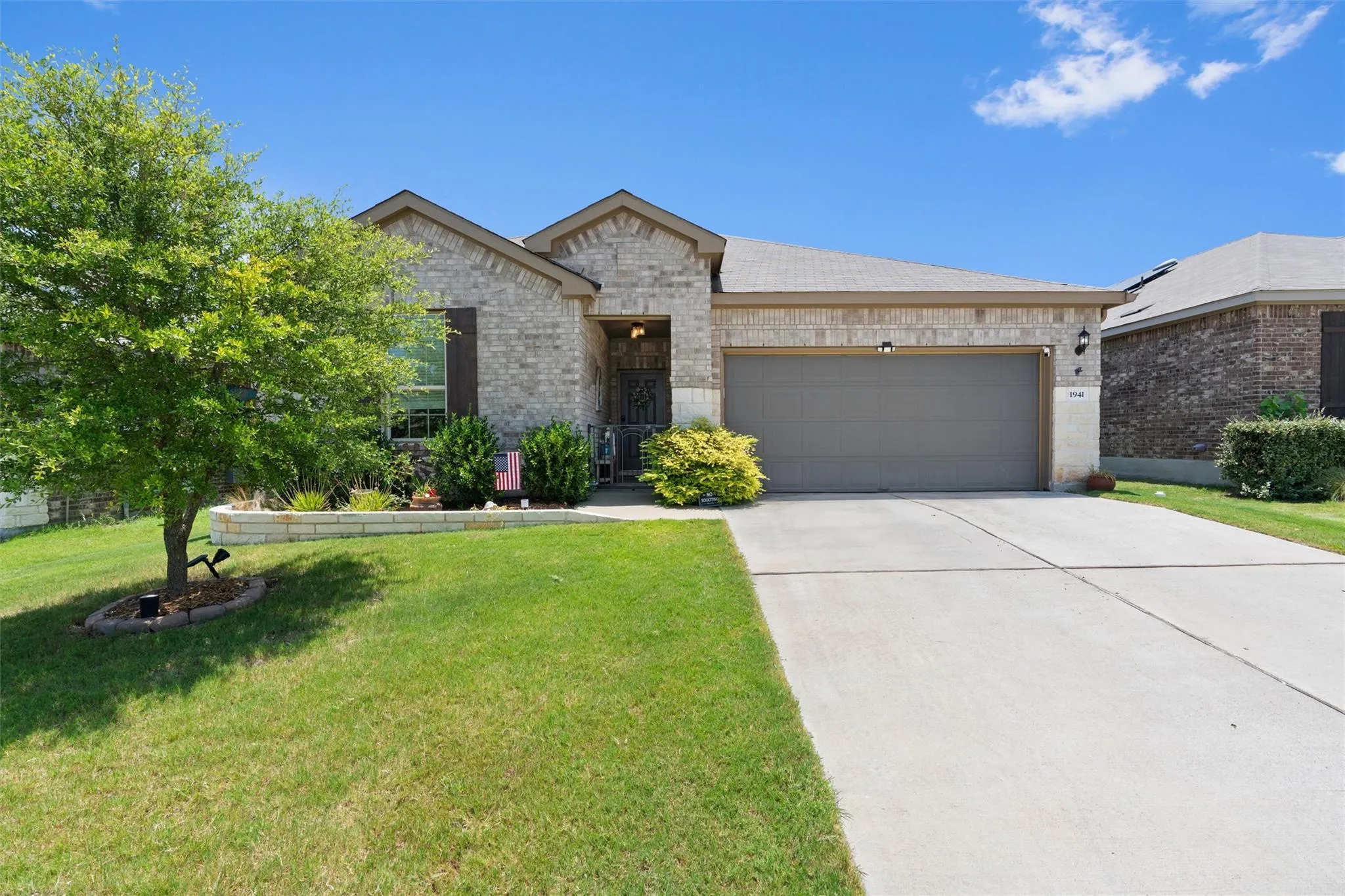Photo of 1941 T H JOHNSON DR, Taylor, TX, 76574