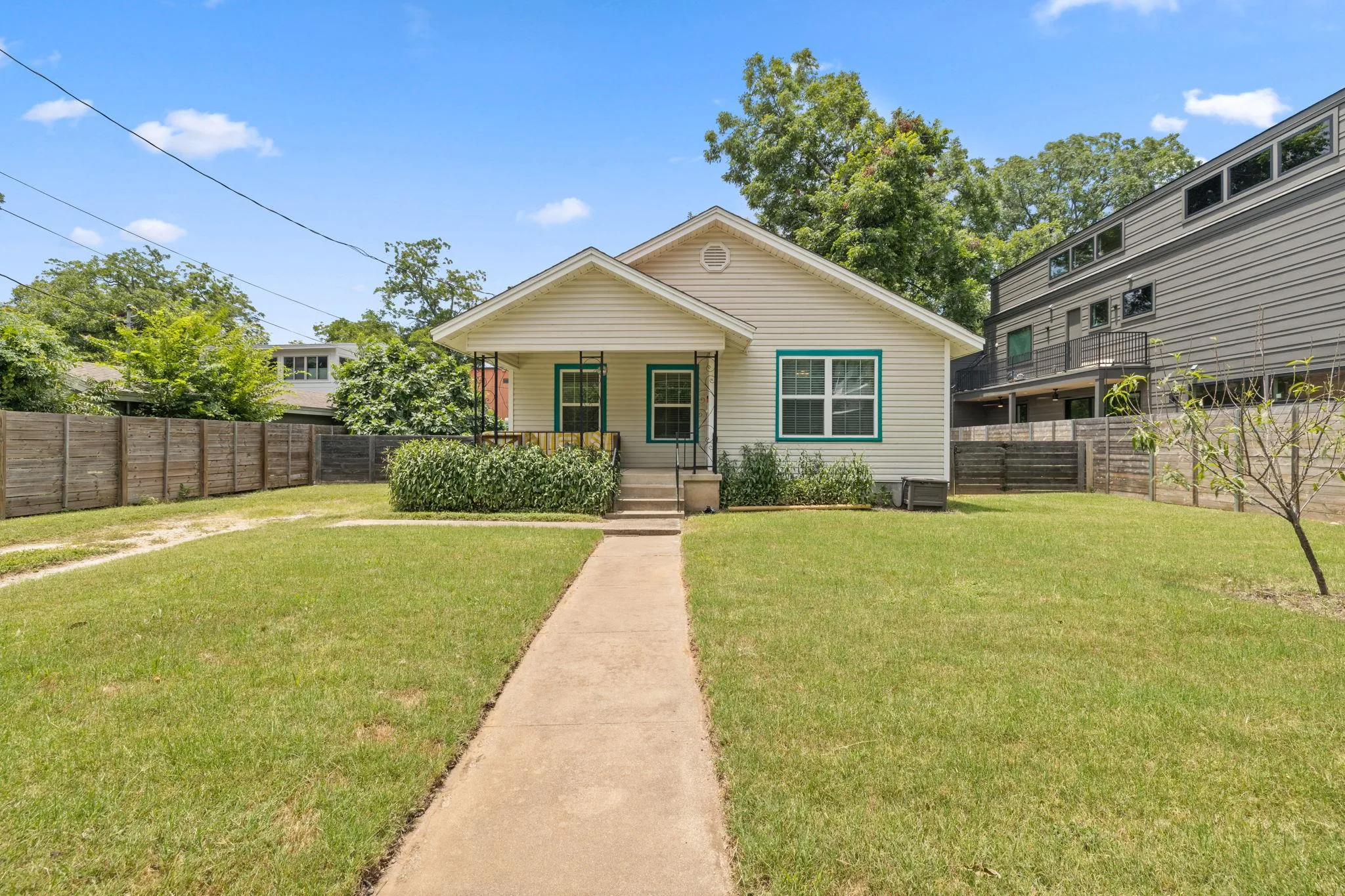 Photo of 902 MANSELL AVE, Austin, TX, 78702