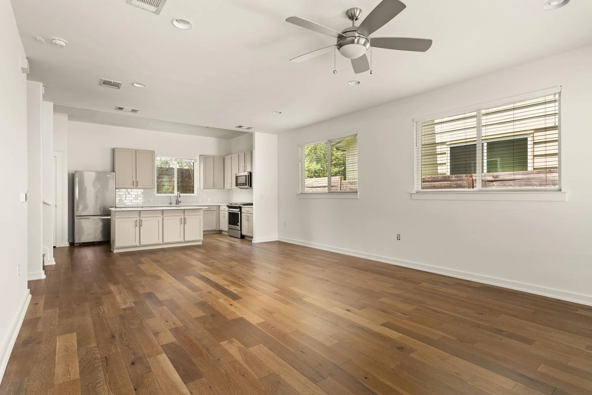 Photo 3 of 6800 MENCHACA RD #9