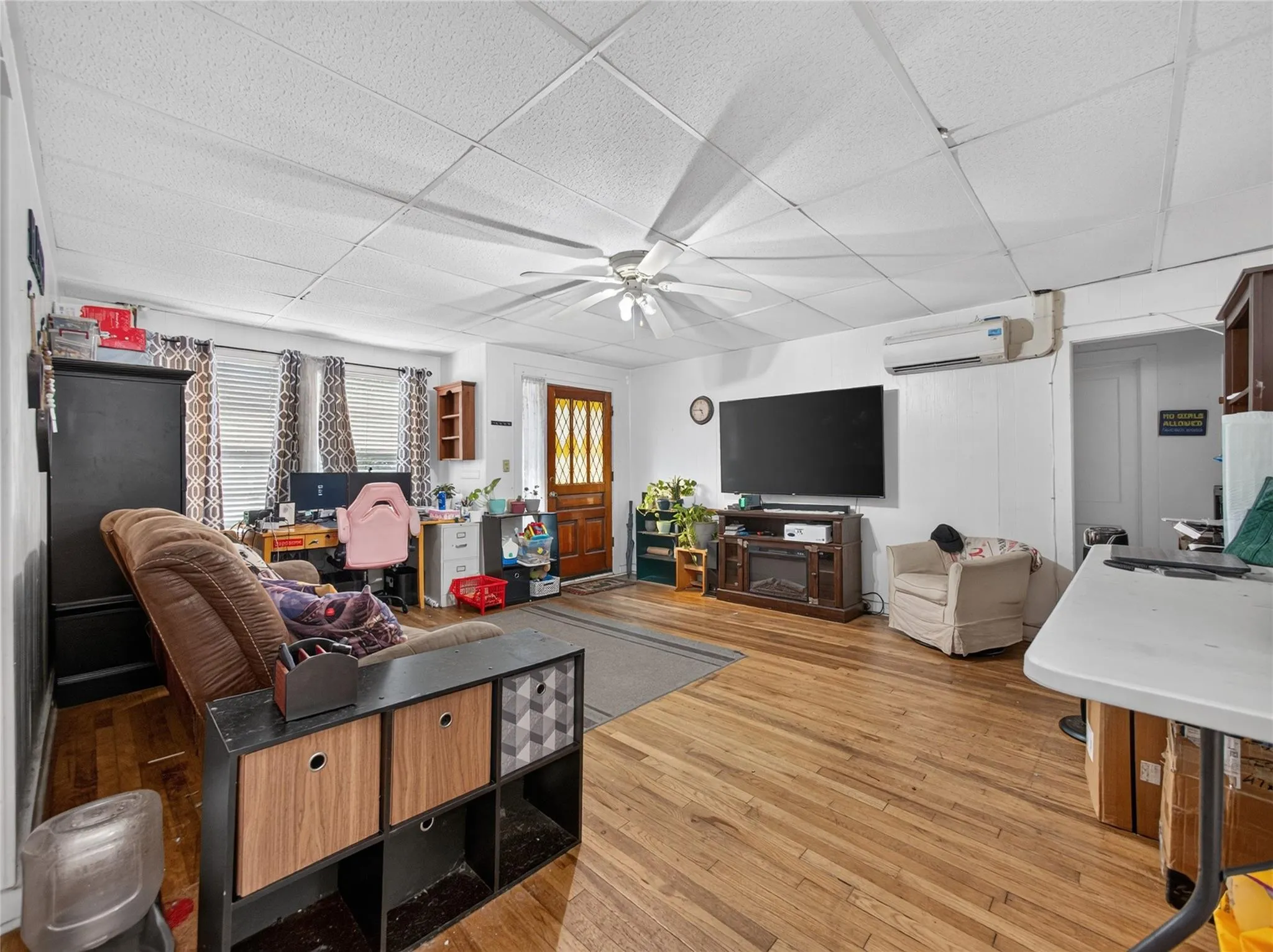 Photo 5 of 203 HUDGINS ST