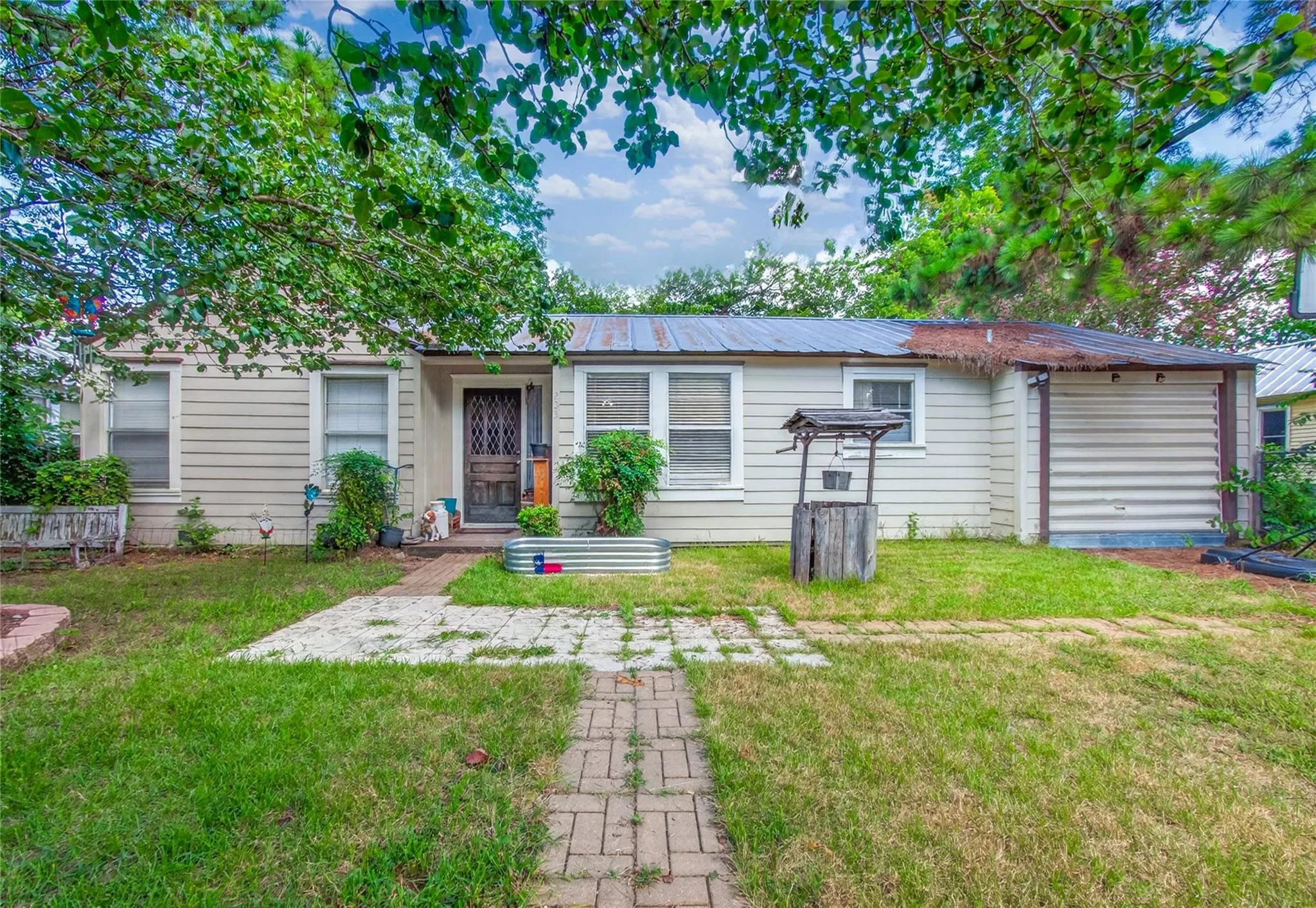 Photo of 203 HUDGINS ST, Smithville, TX, 78957
