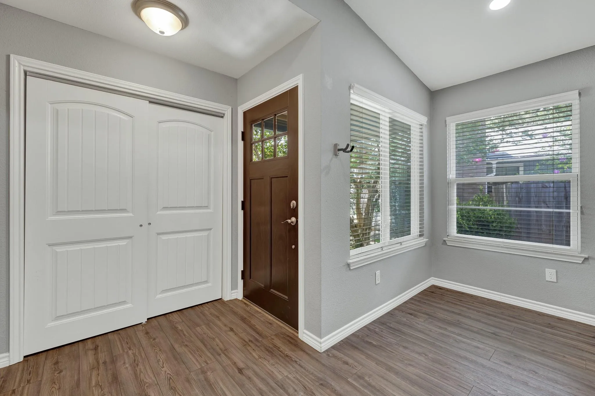 Photo 4 of 1905 CASTLE GATE CIR