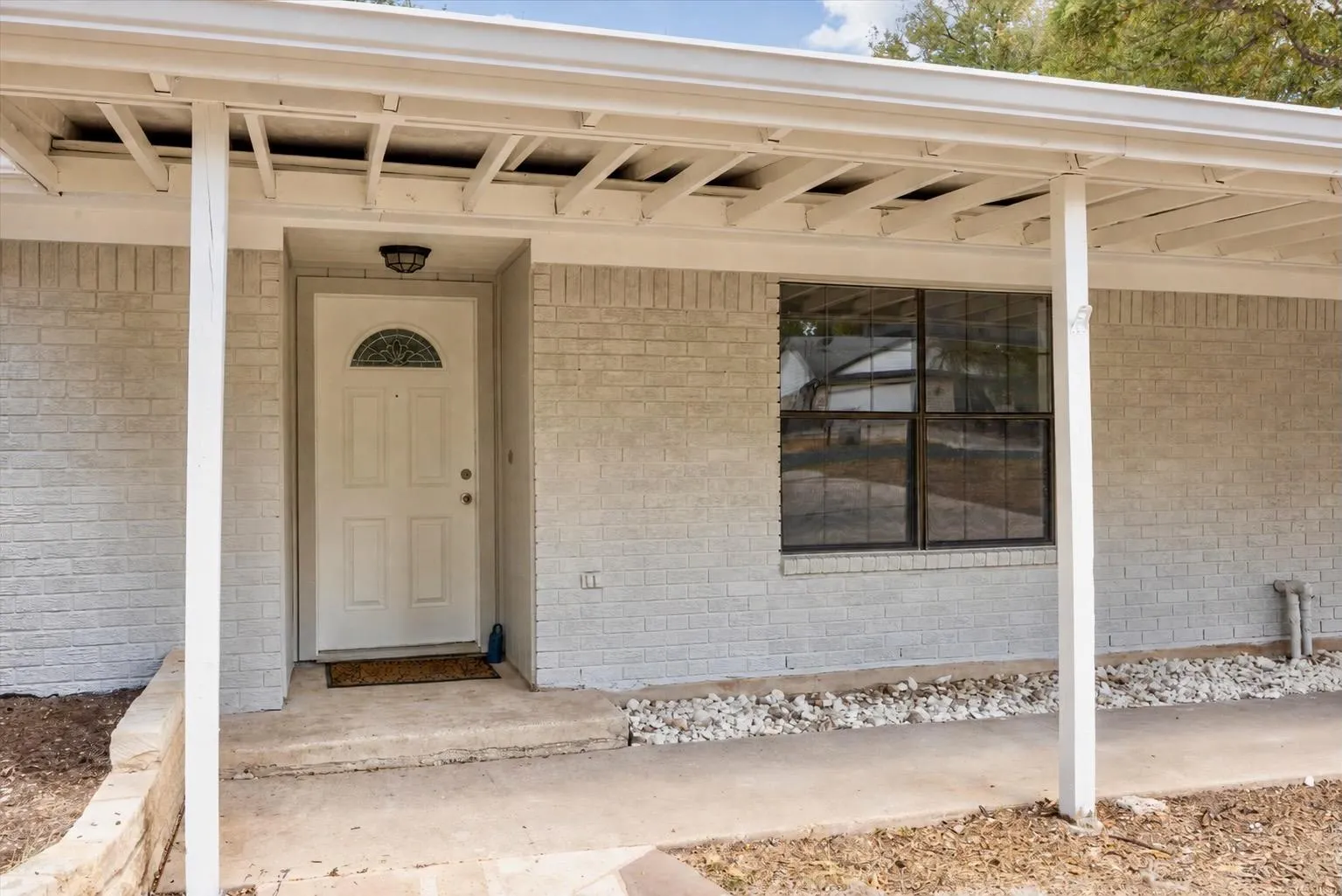 Photo 4 of 1011 SERENADA DR