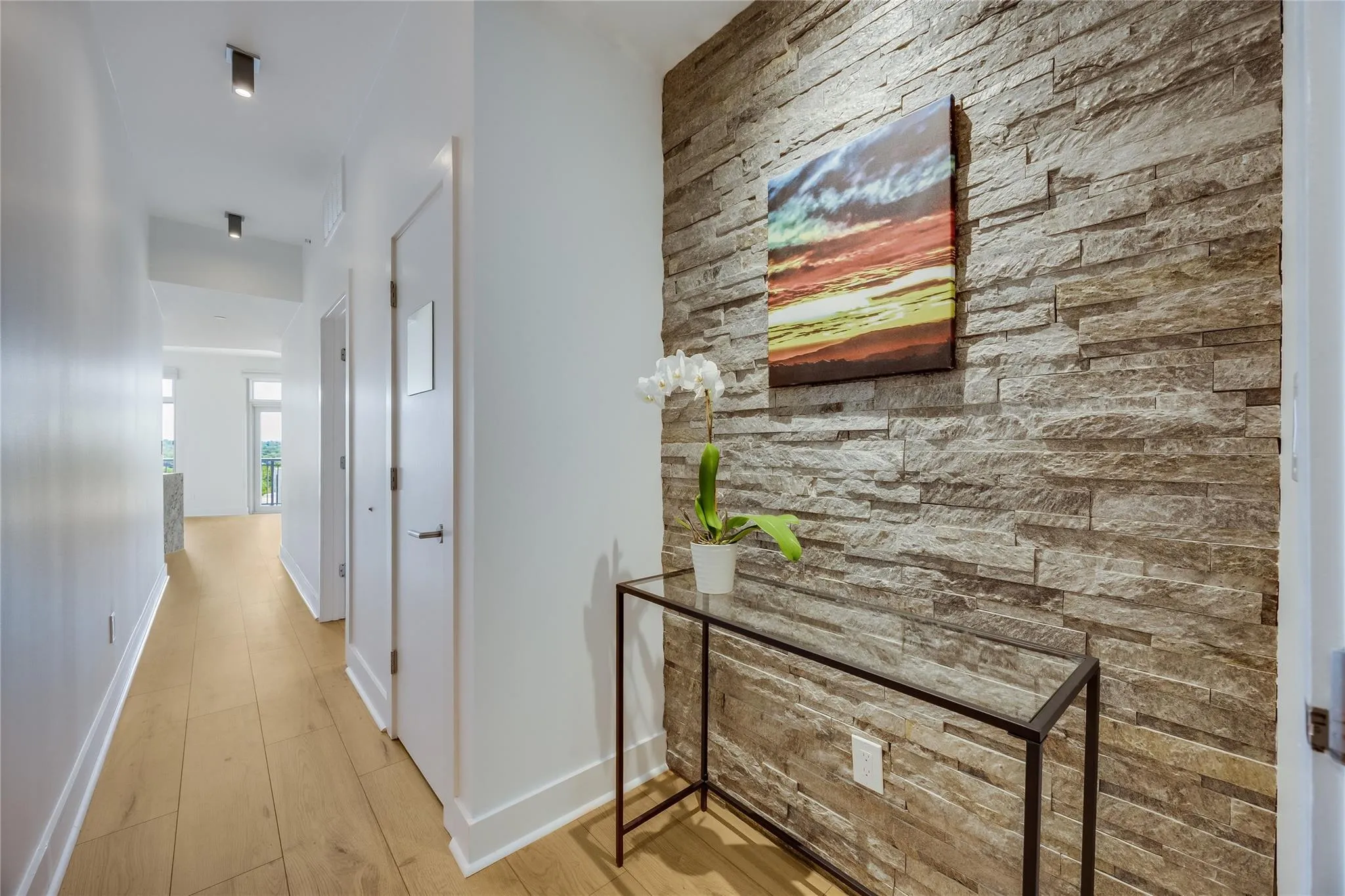 Photo 2 of 603 DAVIS ST #811
