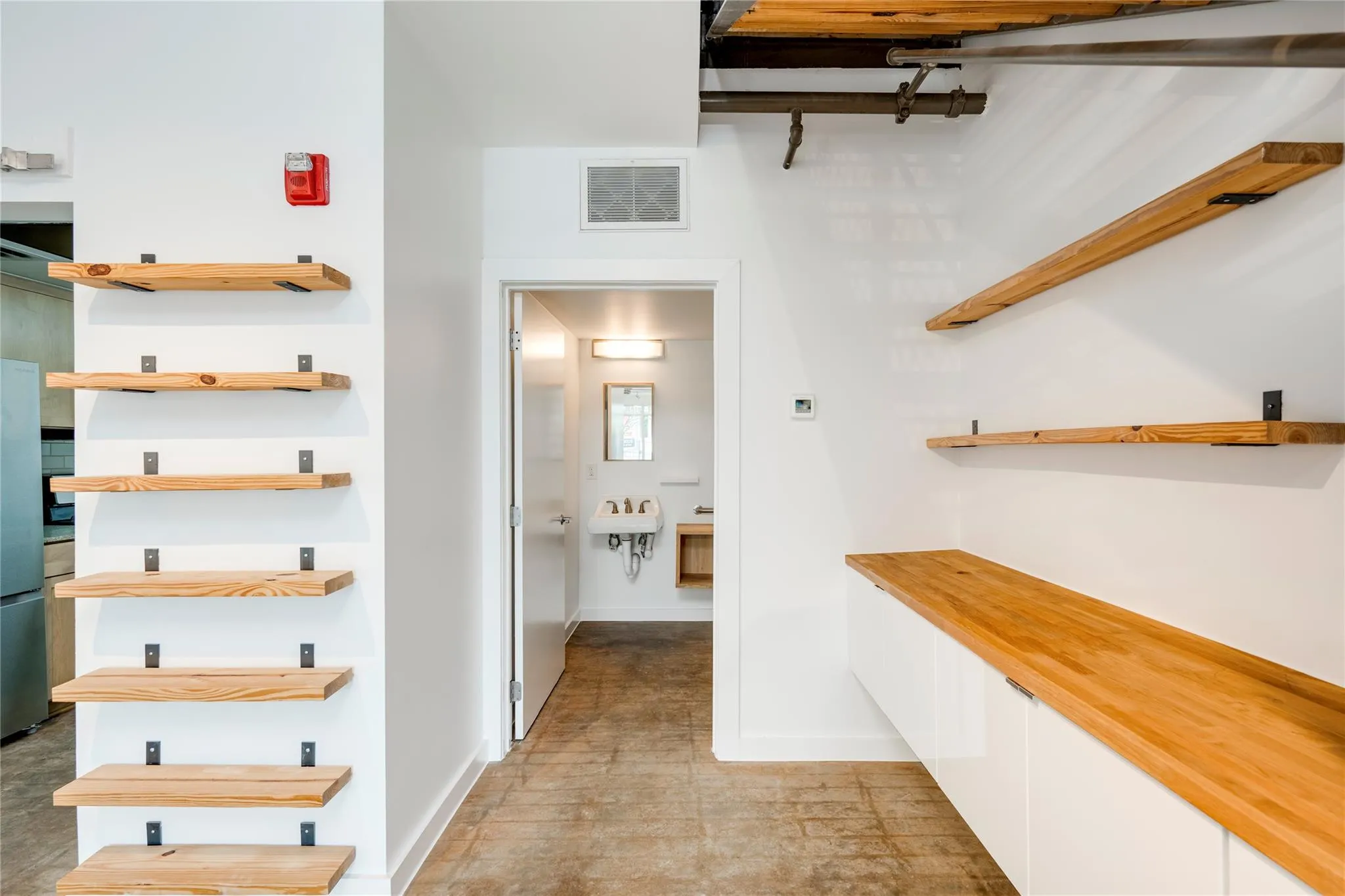 Photo 5 of 1601 E CESAR CHAVEZ ST #104