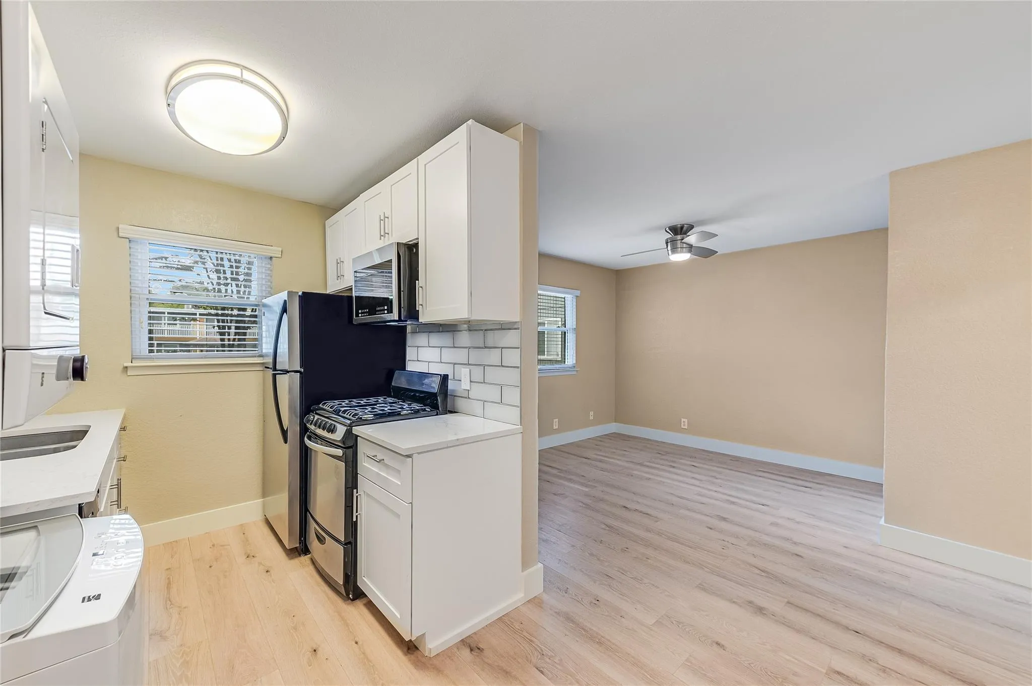 Photo 2 of 2401 MANOR RD #131