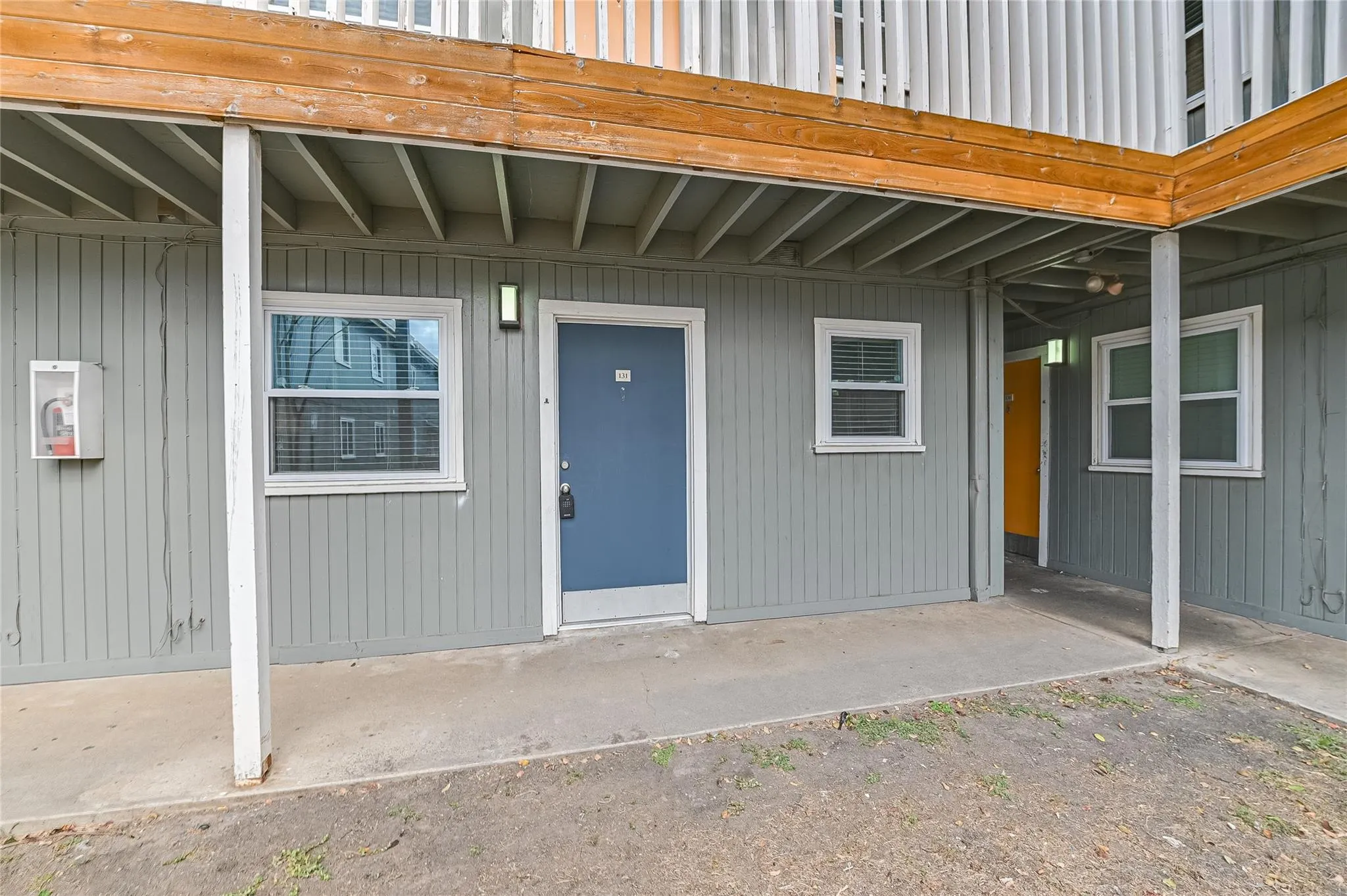 Photo 3 of 2401 MANOR RD #131