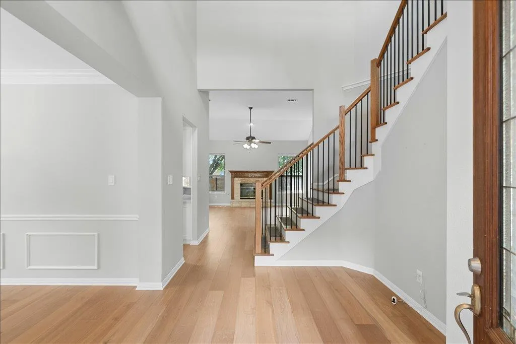 Photo 2 of 5301 DEERWOOD LN