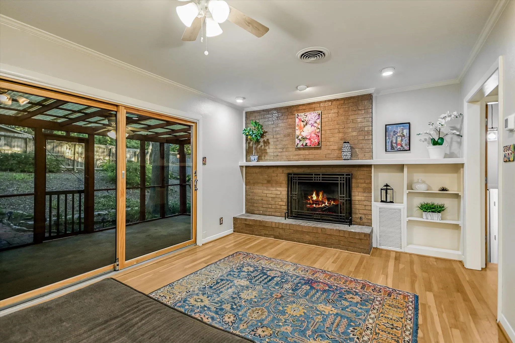 Photo 5 of 1113 BLUEBONNET LN