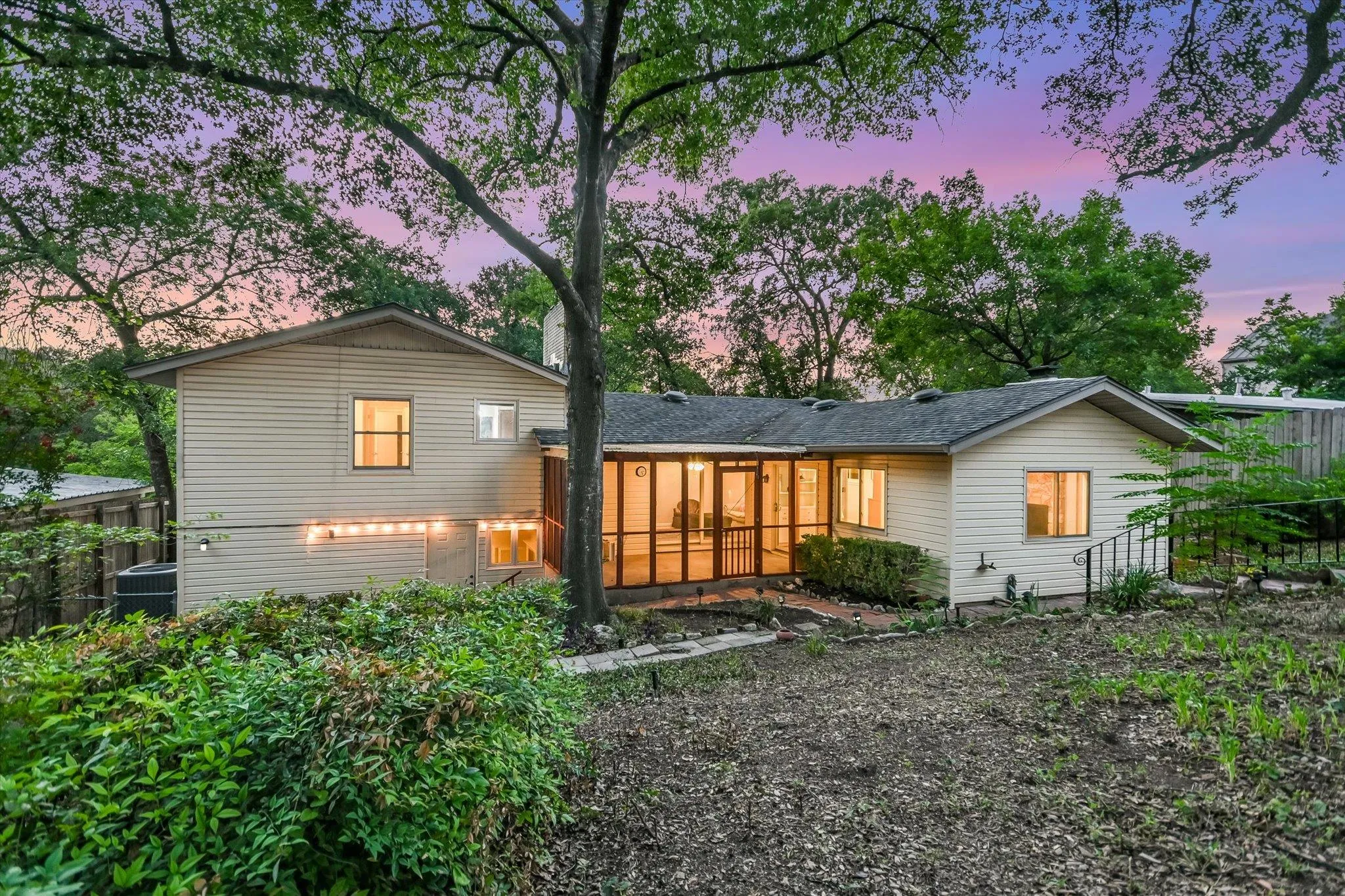 Photo 3 of 1113 BLUEBONNET LN
