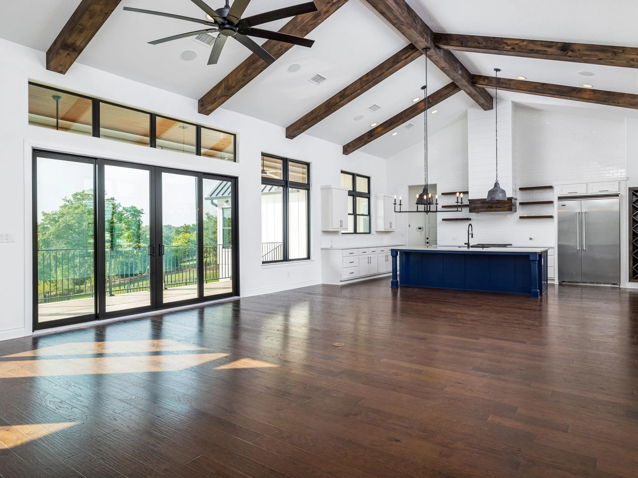 Photo 5 of 200 MARAVILLA BLUFF LN
